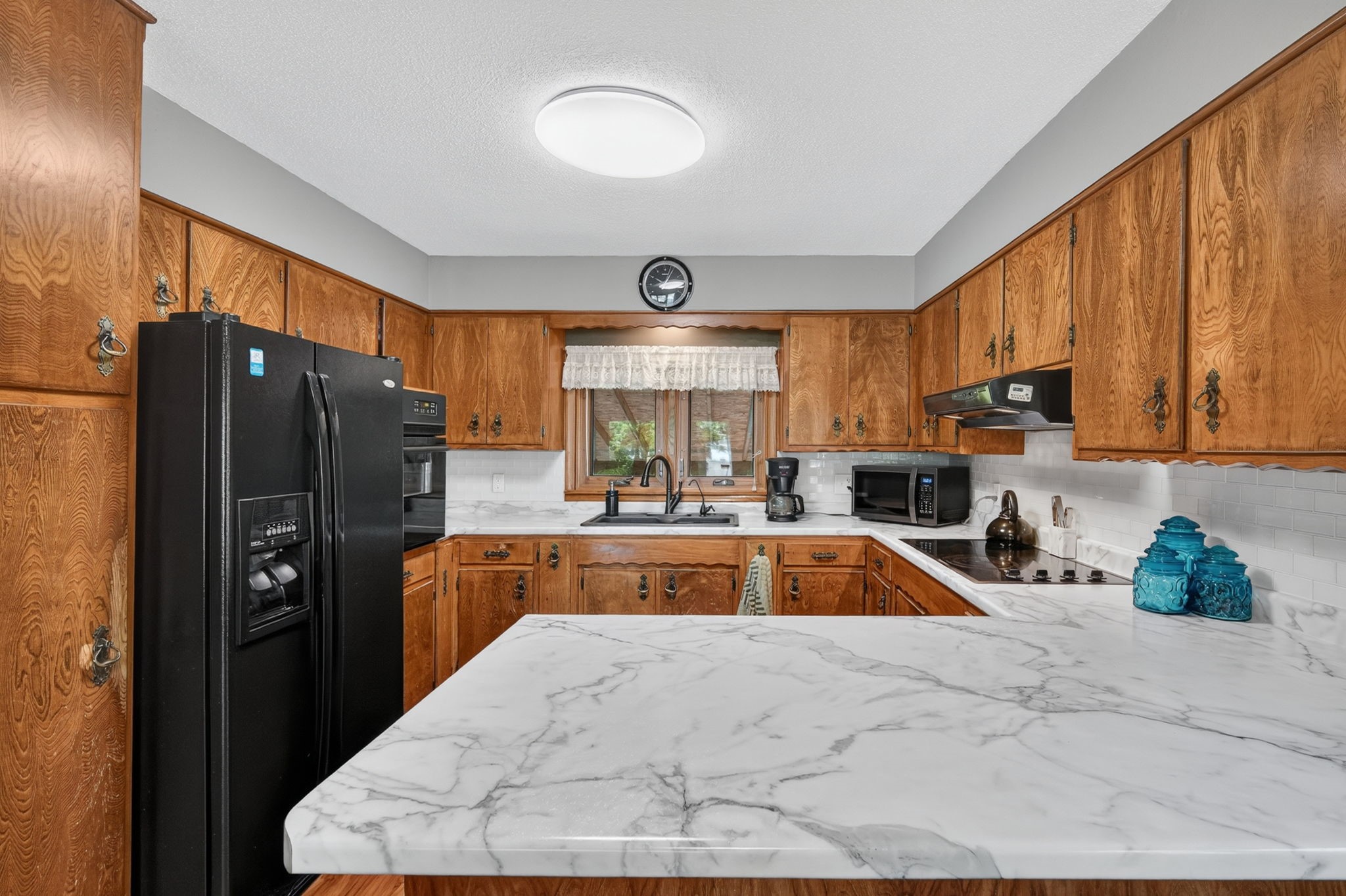 655 2nd Street Property Photo 7