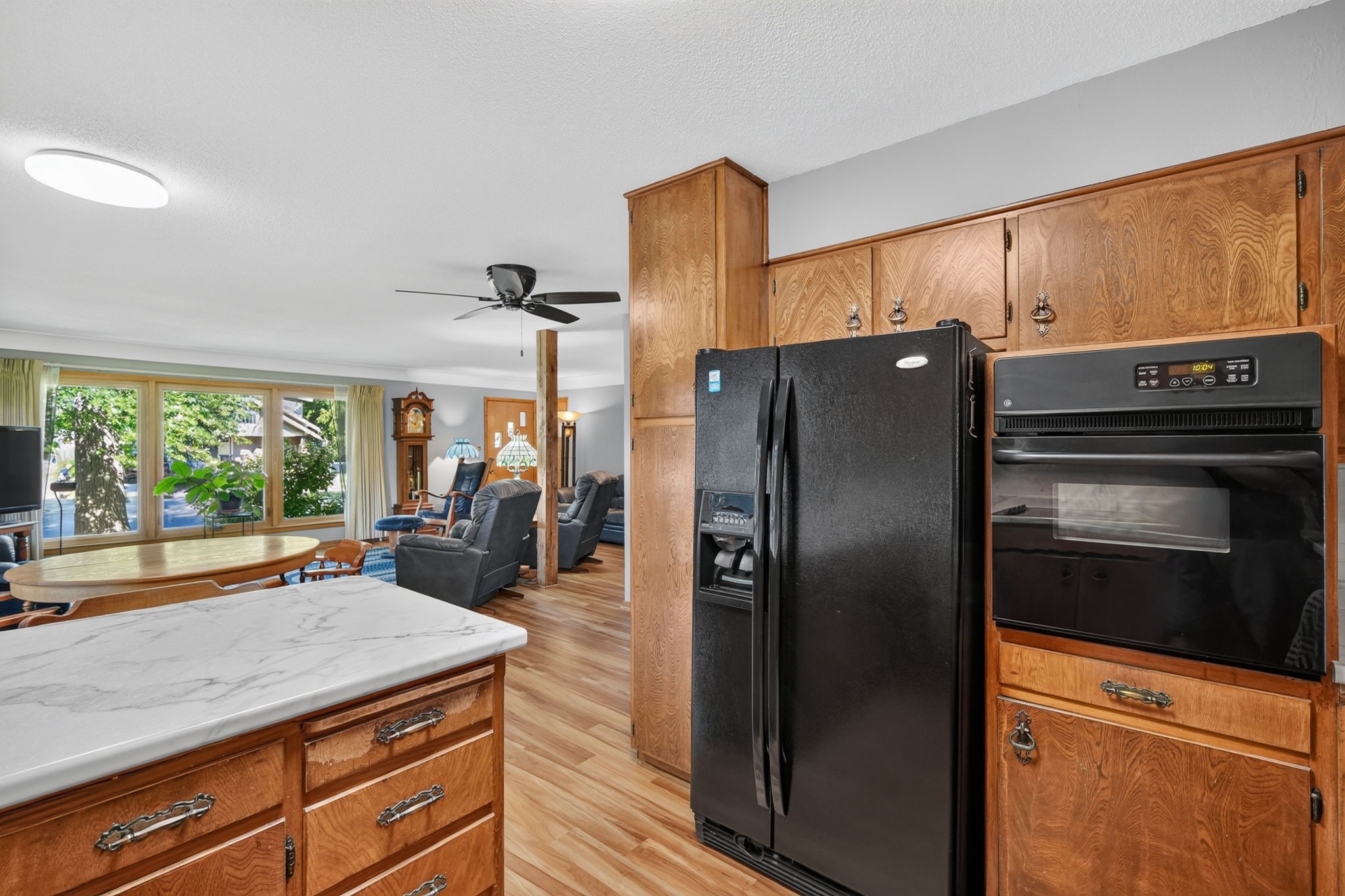 655 2nd Street Property Photo 8