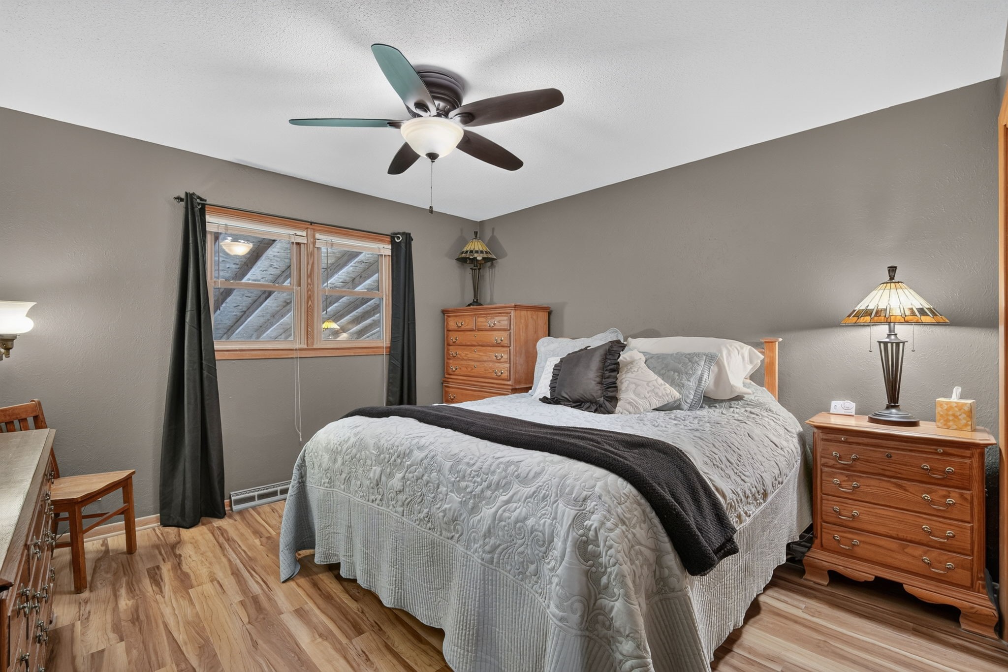 655 2nd Street Property Photo 9