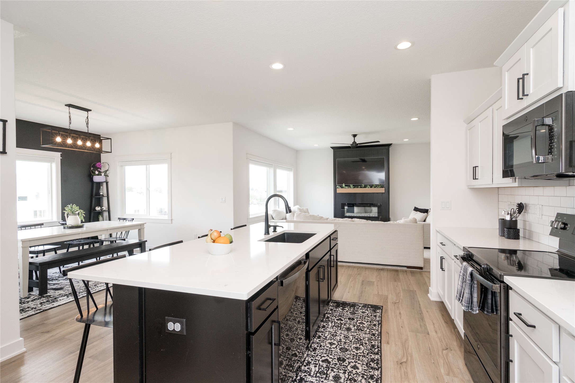 2609 Blooming Heights Drive Property Photo 4