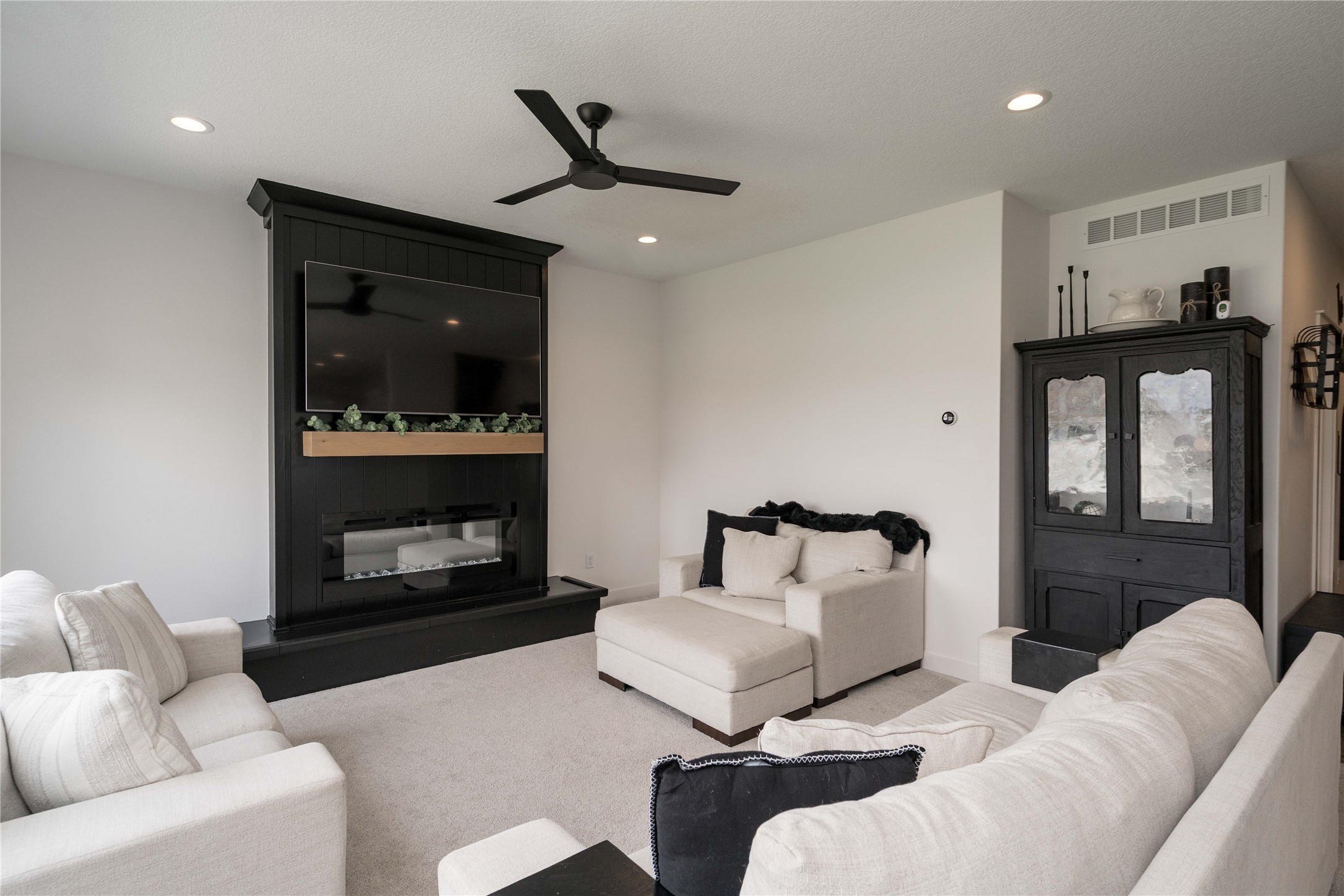2609 Blooming Heights Drive Property Photo 8