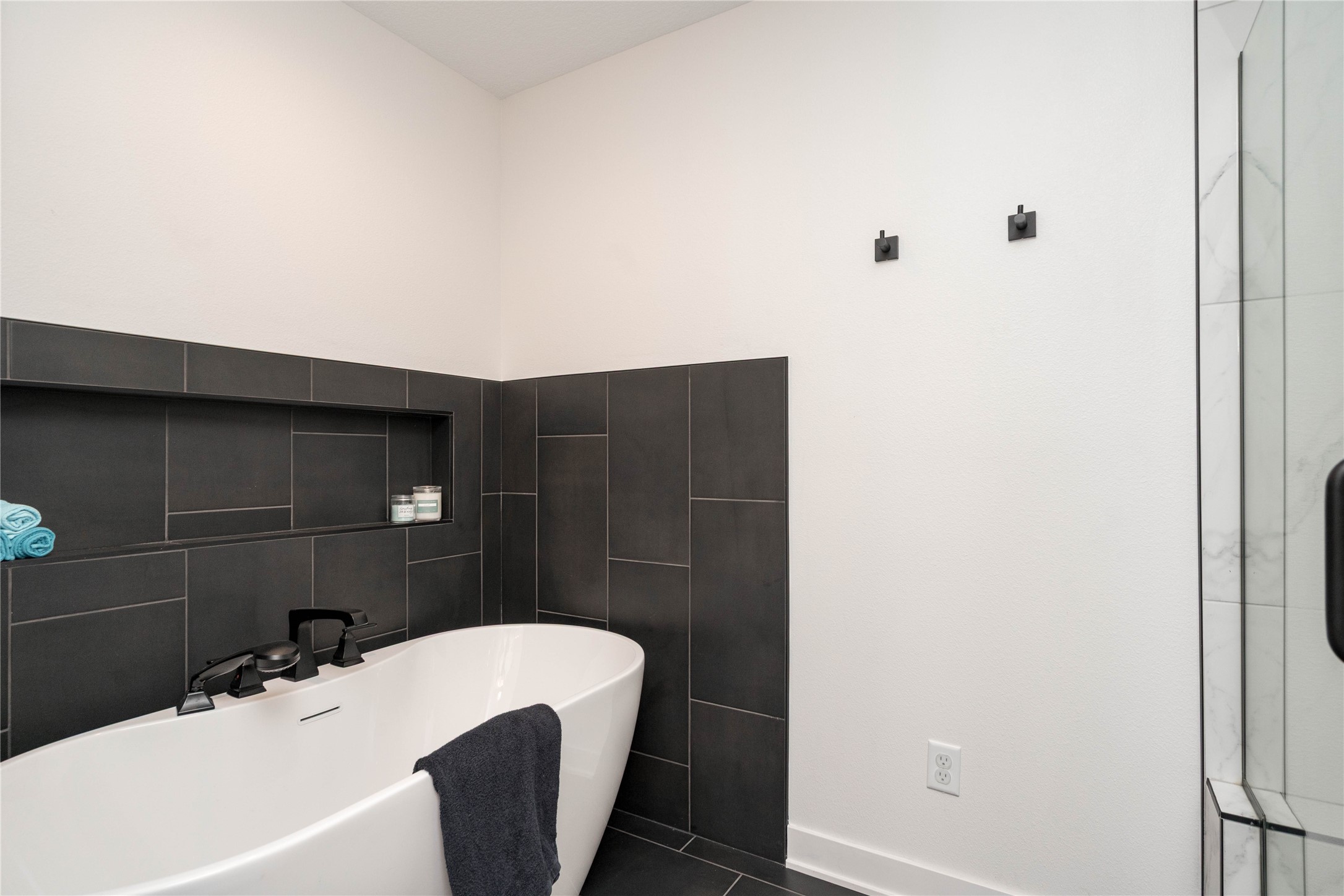 2609 Blooming Heights Drive Property Photo 15