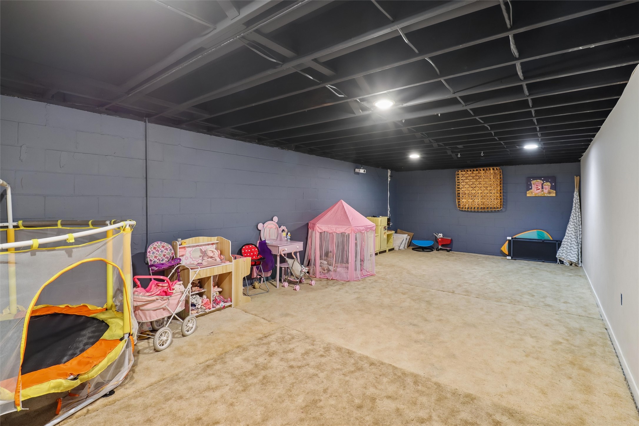 504 E Walnut Street Property Photo 16
