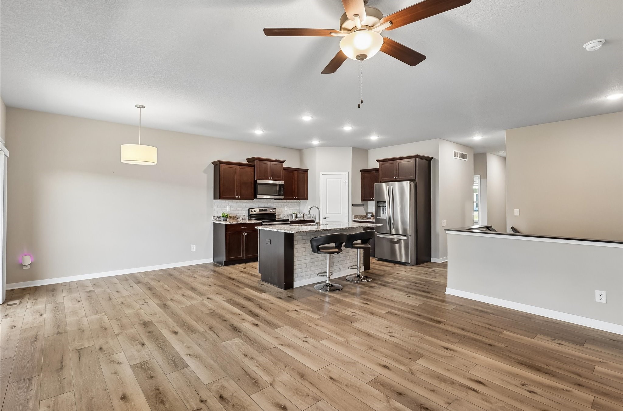 812 Pinehurst Way Property Photo 4