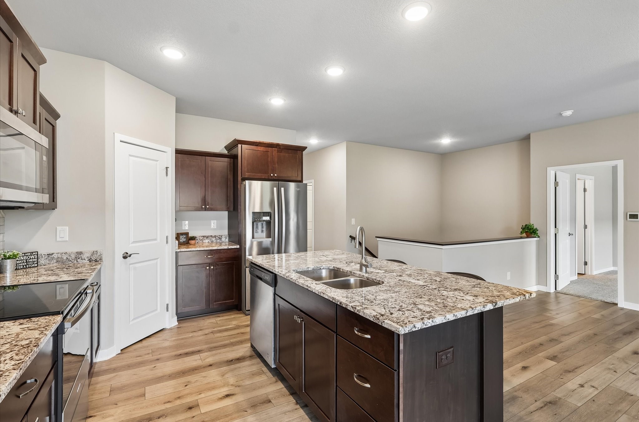 812 Pinehurst Way Property Photo 10