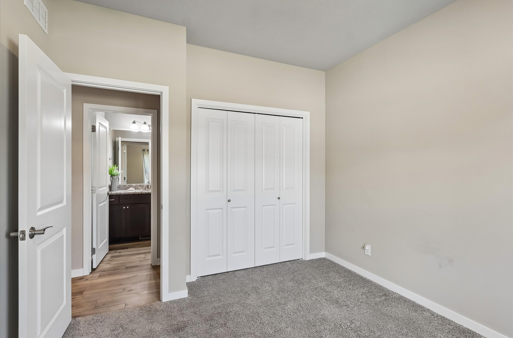 812 Pinehurst Way Property Photo 15