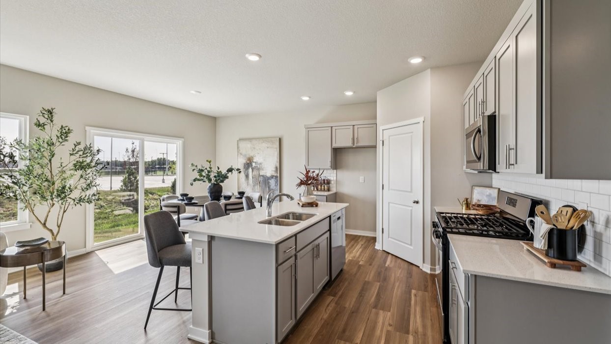 1189 Hillside Place Property Photo 6