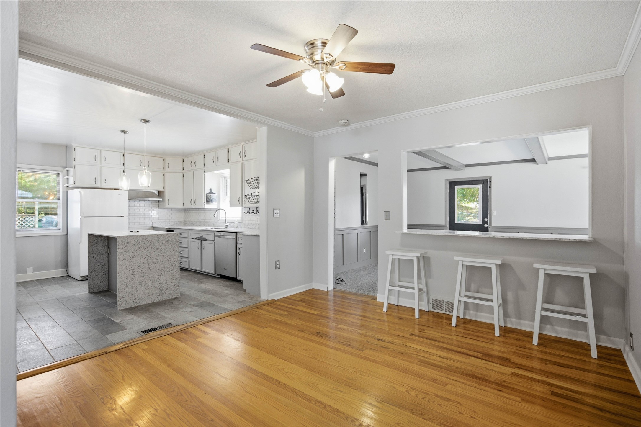1211 68th Street Property Photo 5