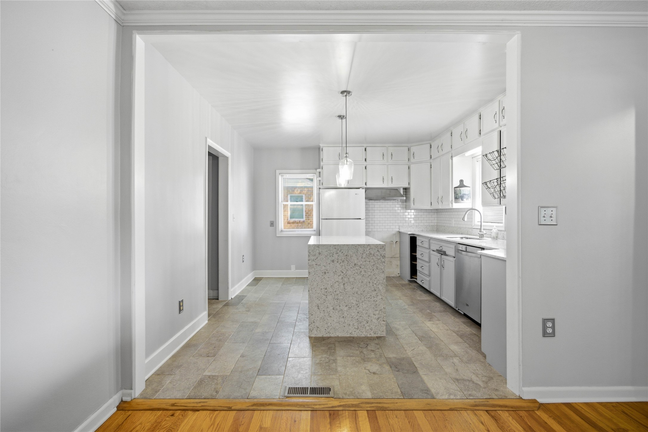 1211 68th Street Property Photo 10