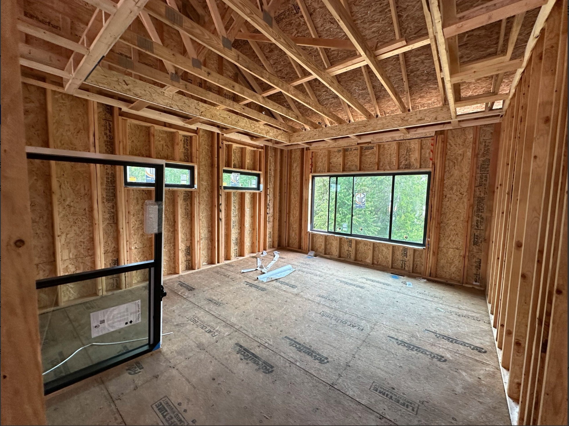 17627 Townsend Drive Property Photo 5