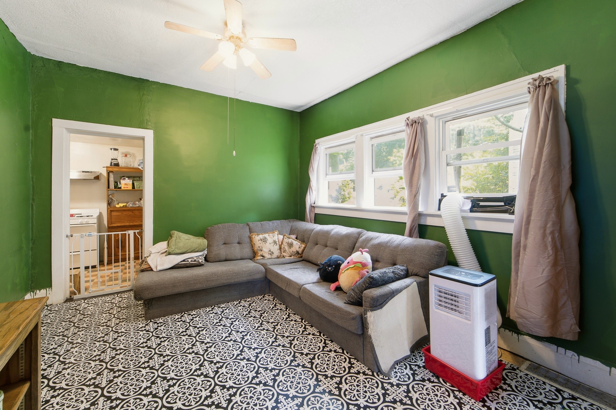 1543 33rd Street Property Photo 5
