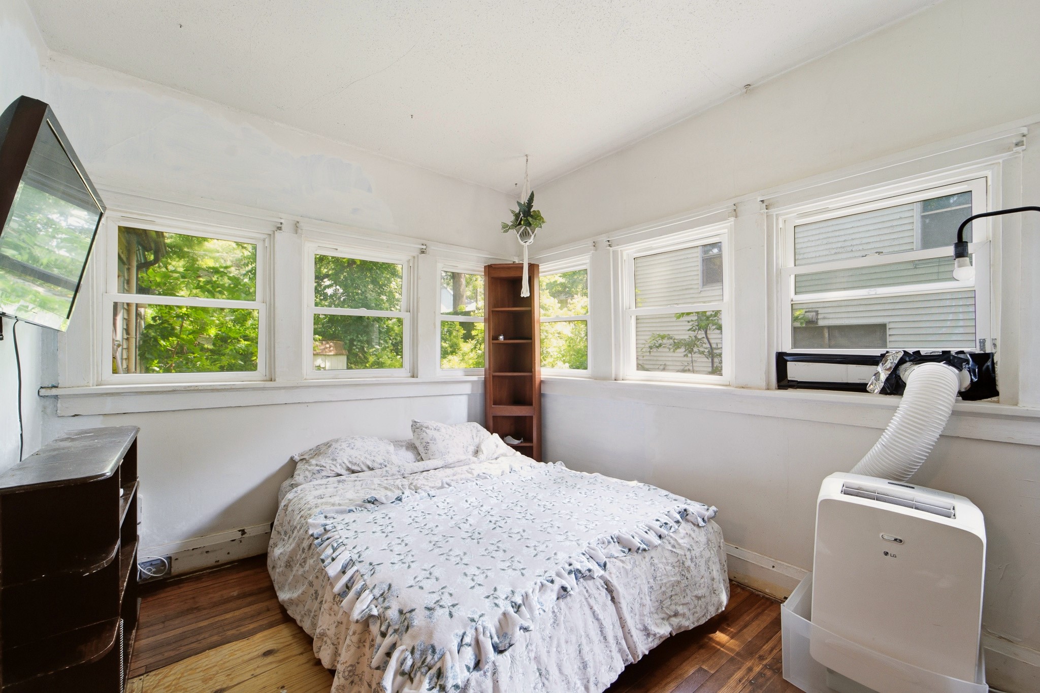 1543 33rd Street Property Photo 6