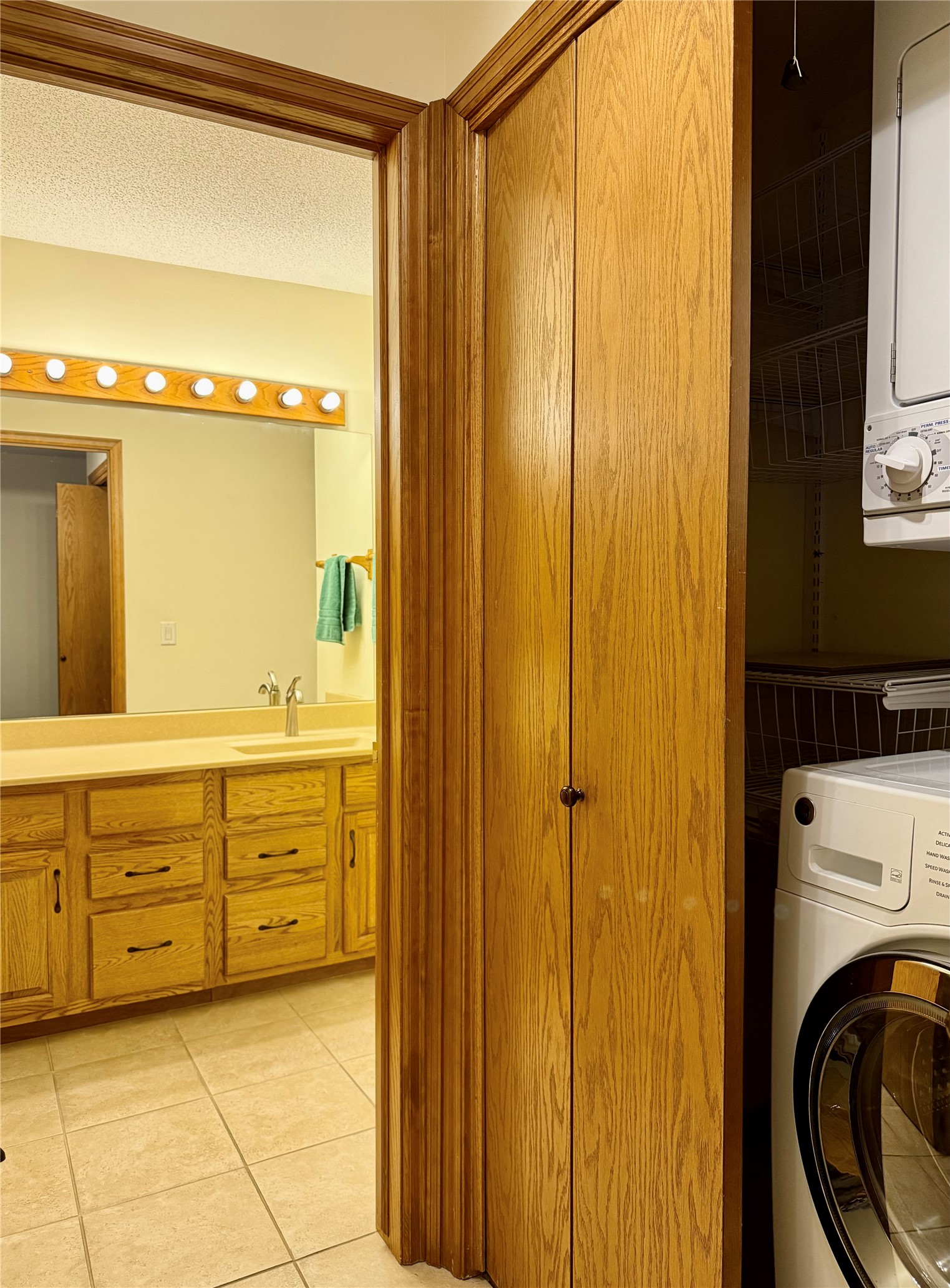 409 Se Delaware Avenue 211 Property Photo 7