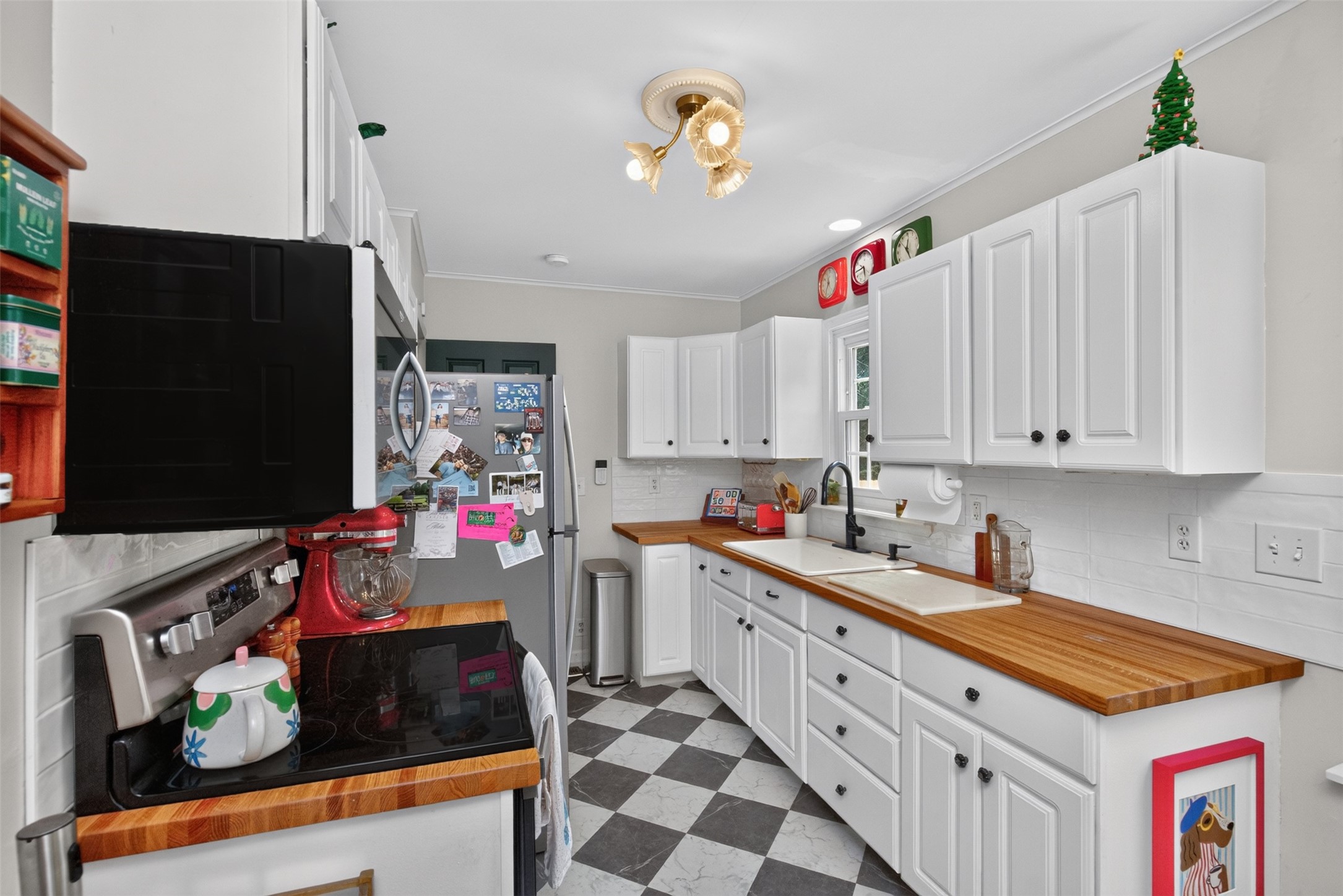 1700 57th Street Property Photo 4