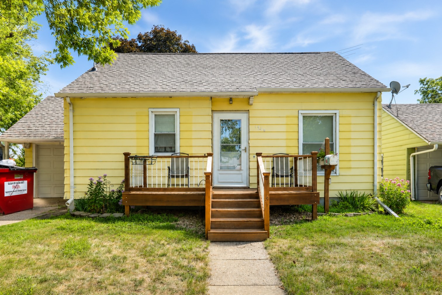 1916 6th Street Property Photo 1