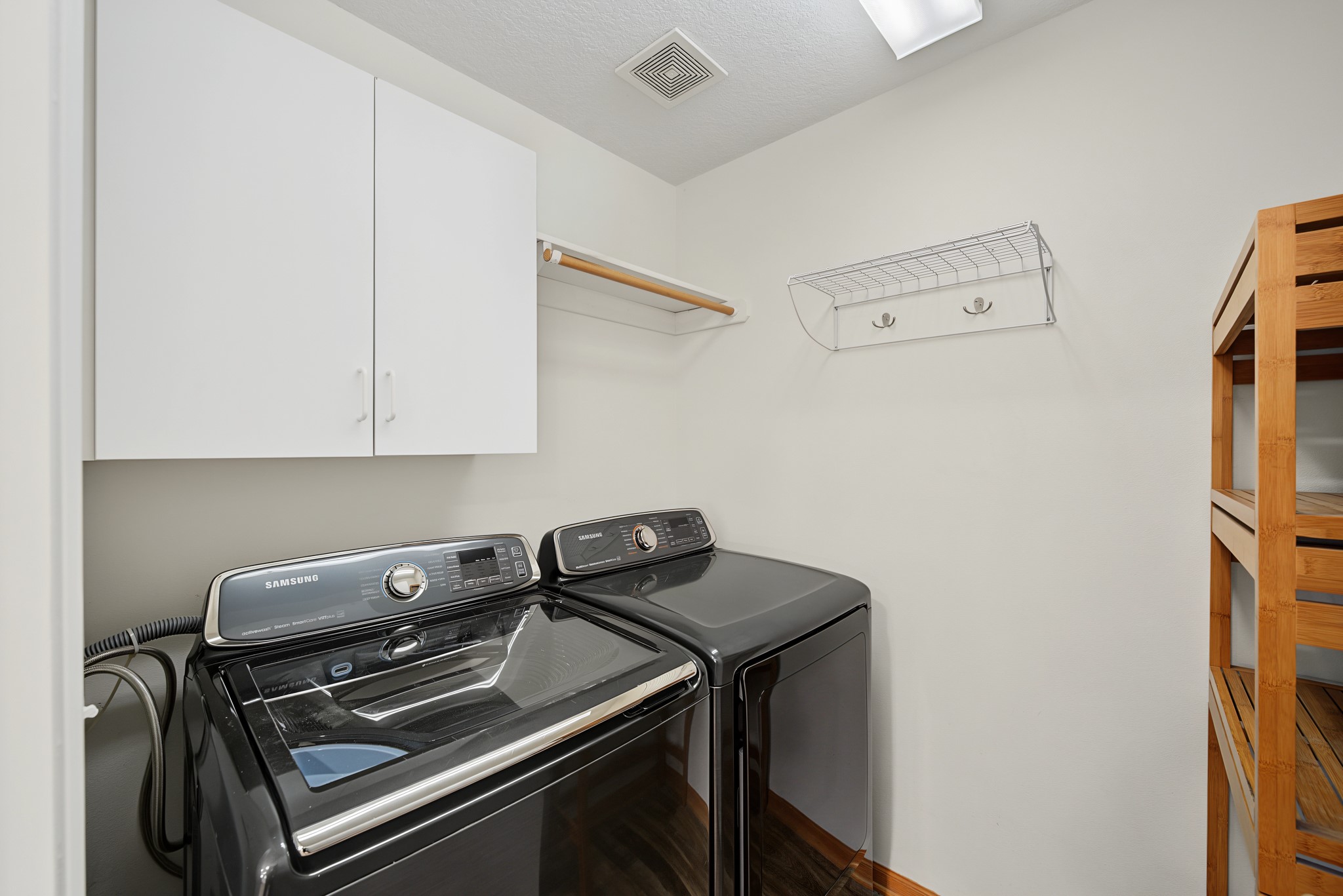 3700 Sw 34th Place Property Photo 13