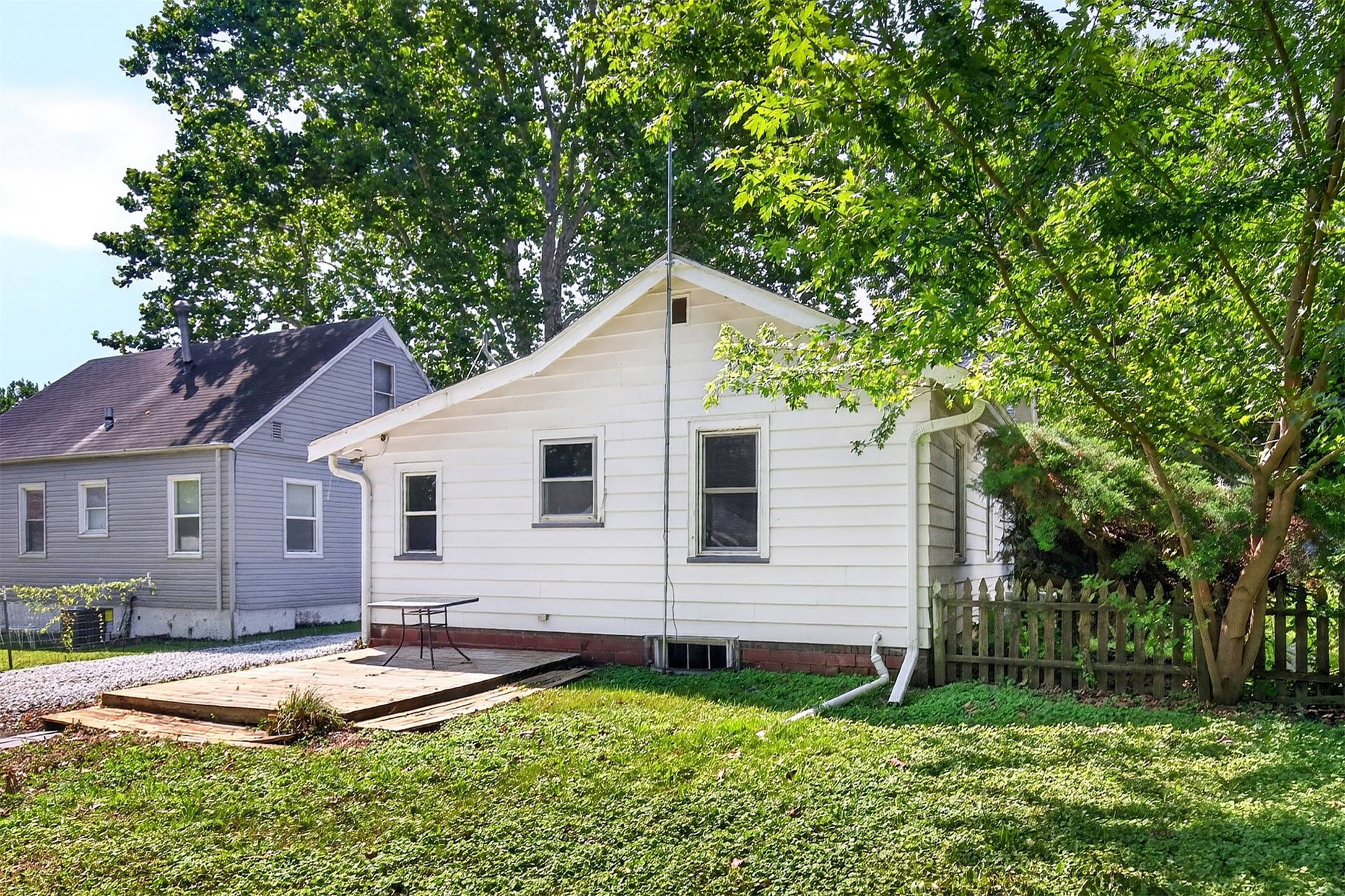 1532 Milton Avenue Property Photo 4