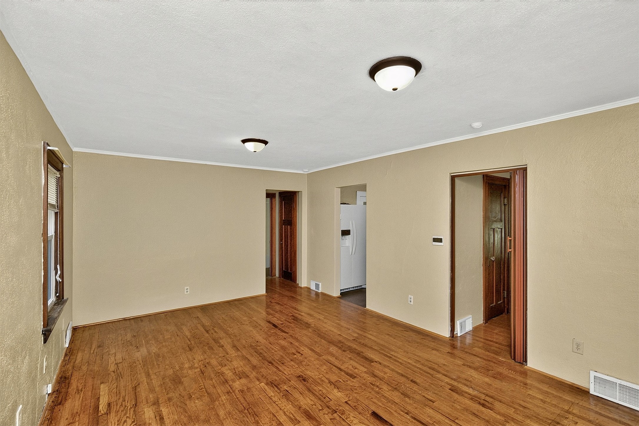 1532 Milton Avenue Property Photo 5