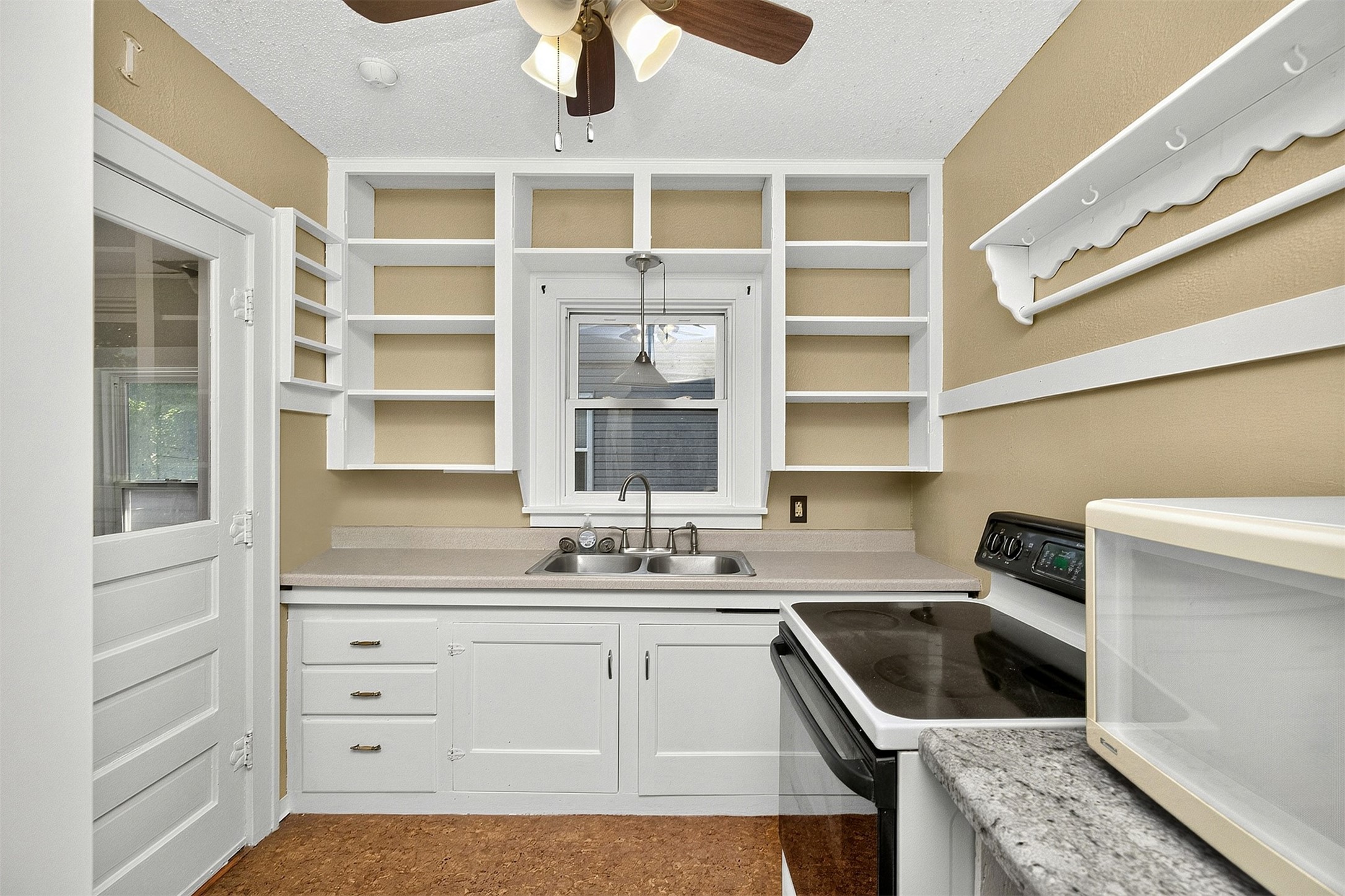 1532 Milton Avenue Property Photo 12