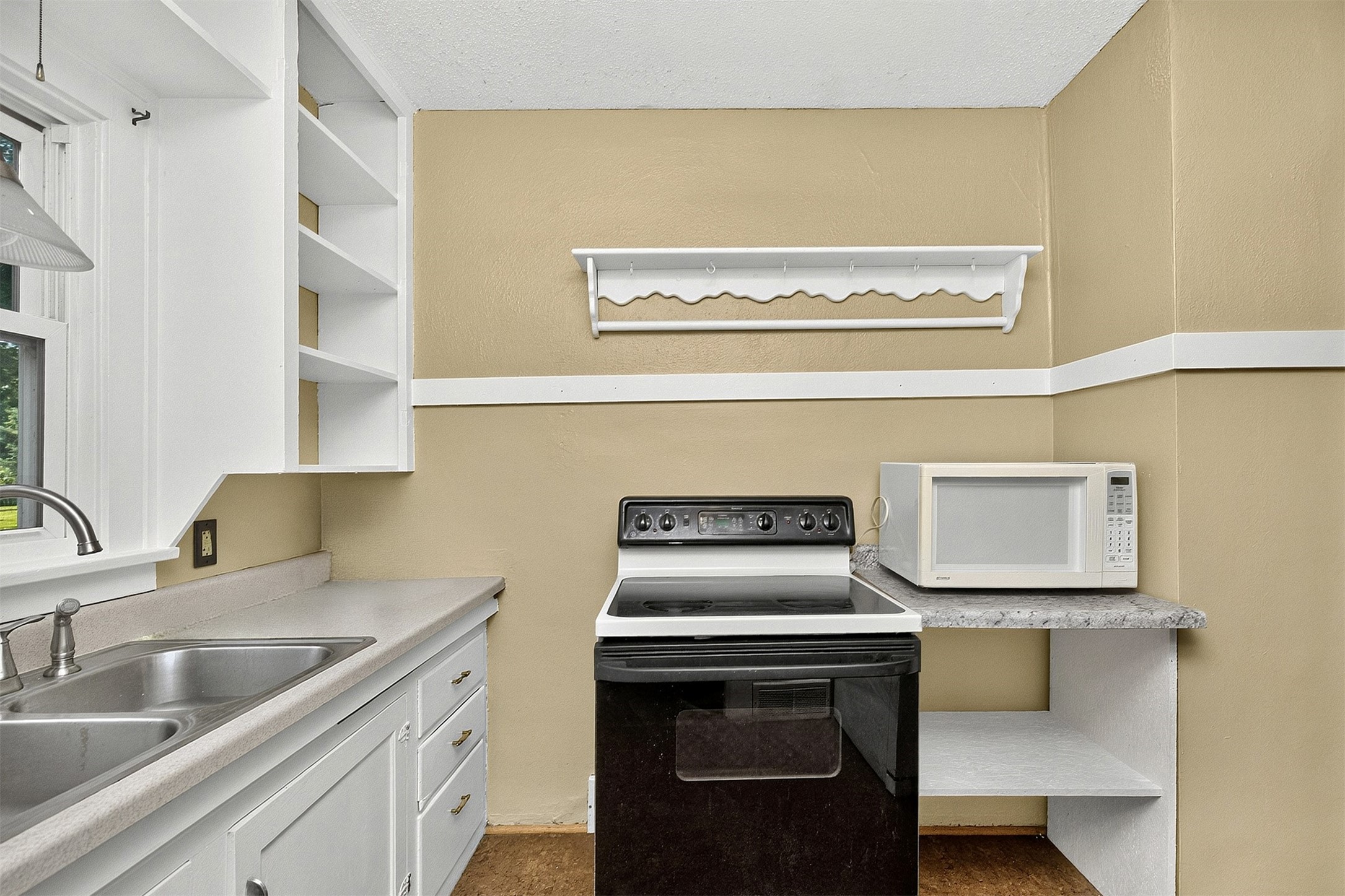 1532 Milton Avenue Property Photo 14