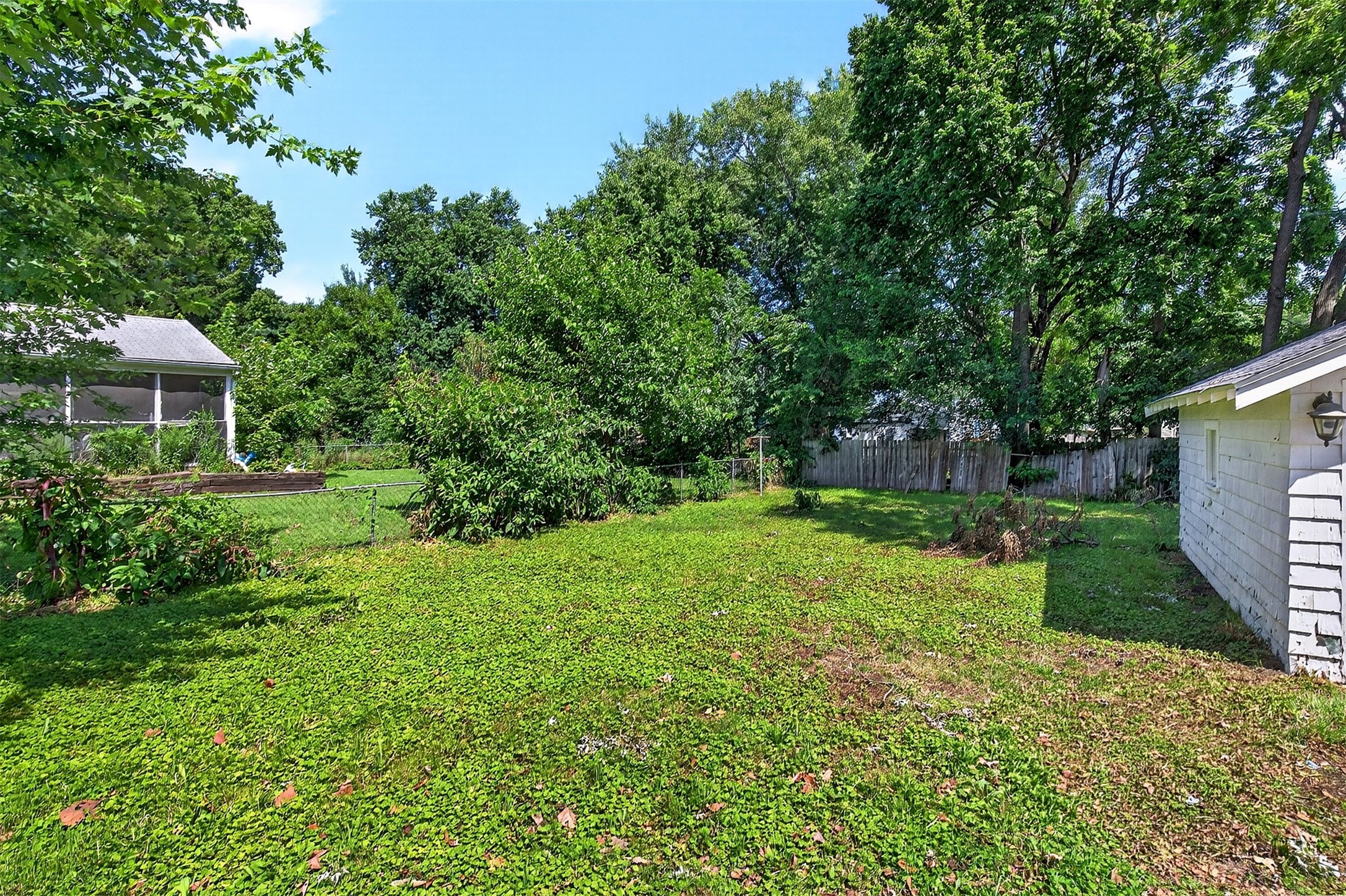1532 Milton Avenue Property Photo 21