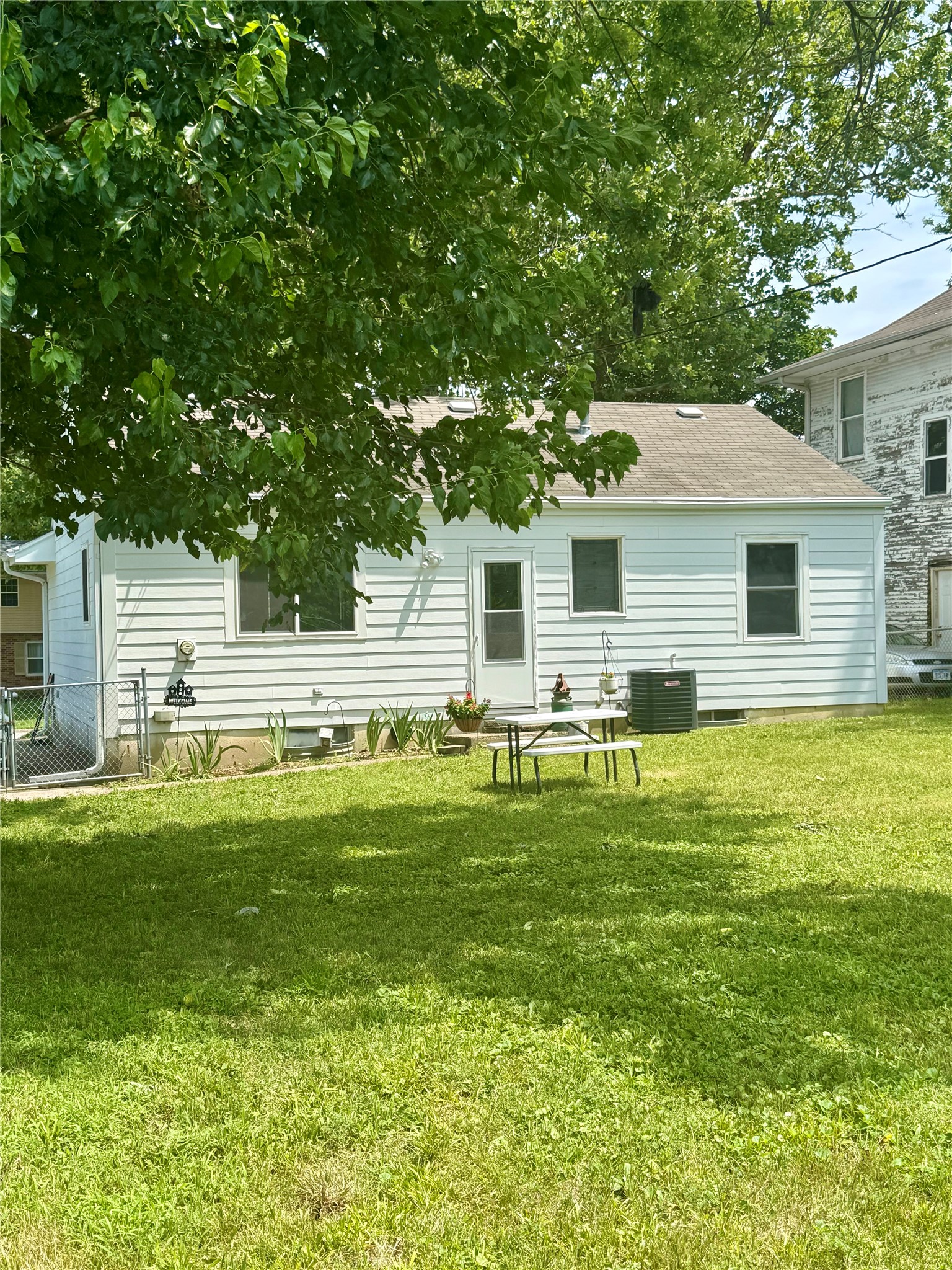 1154 19th Street Property Photo 2