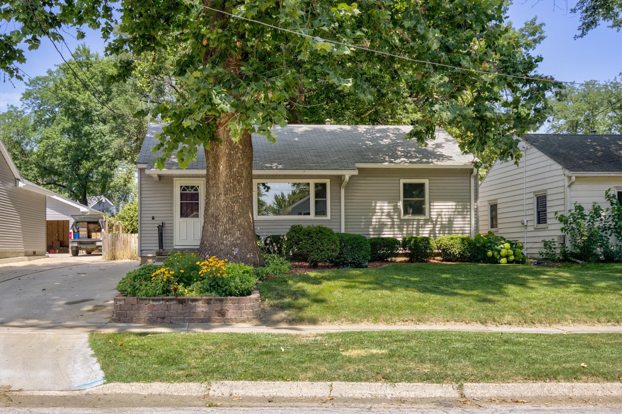 6105 Crown Lane Property Photo 2