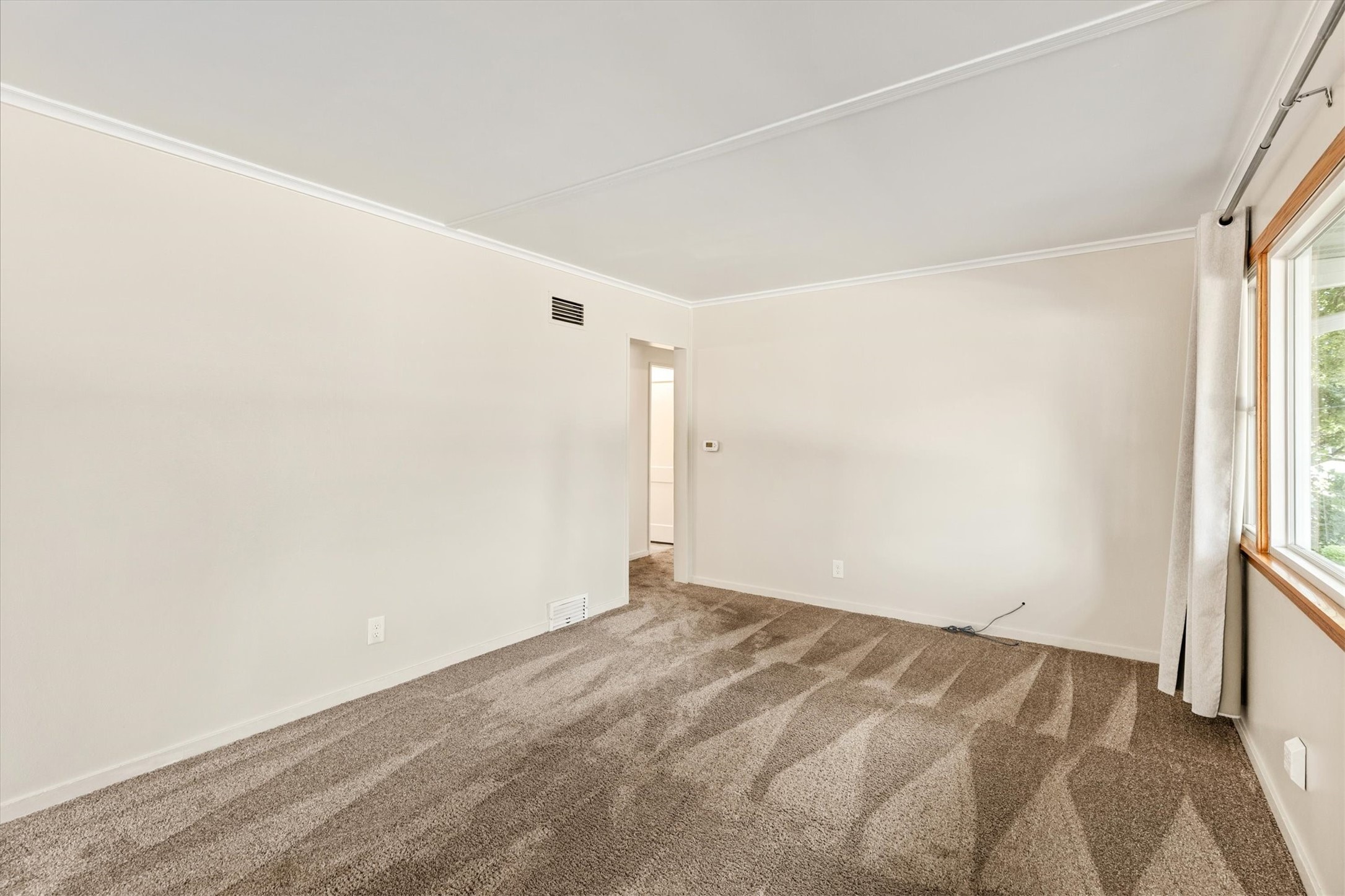 6105 Crown Lane Property Photo 8