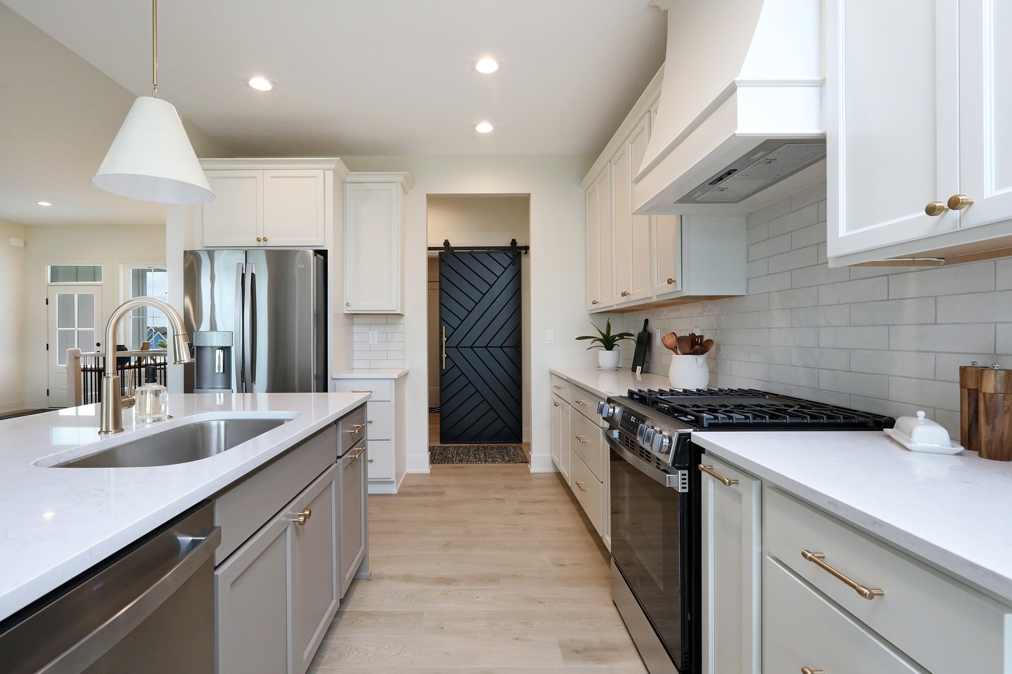 2257 Green Leaf Circle Property Photo 3