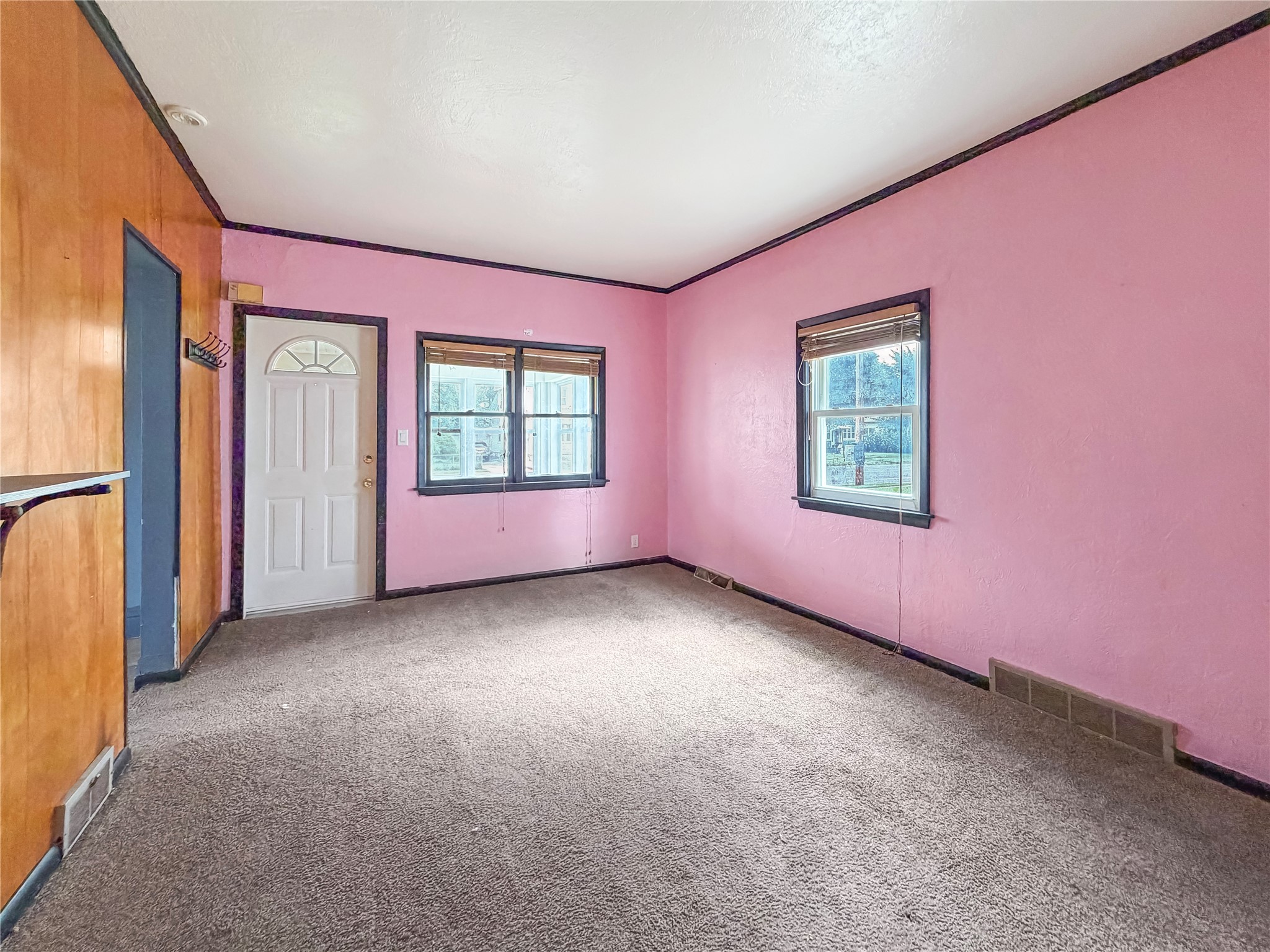 2905 E Walnut Street Property Photo 6