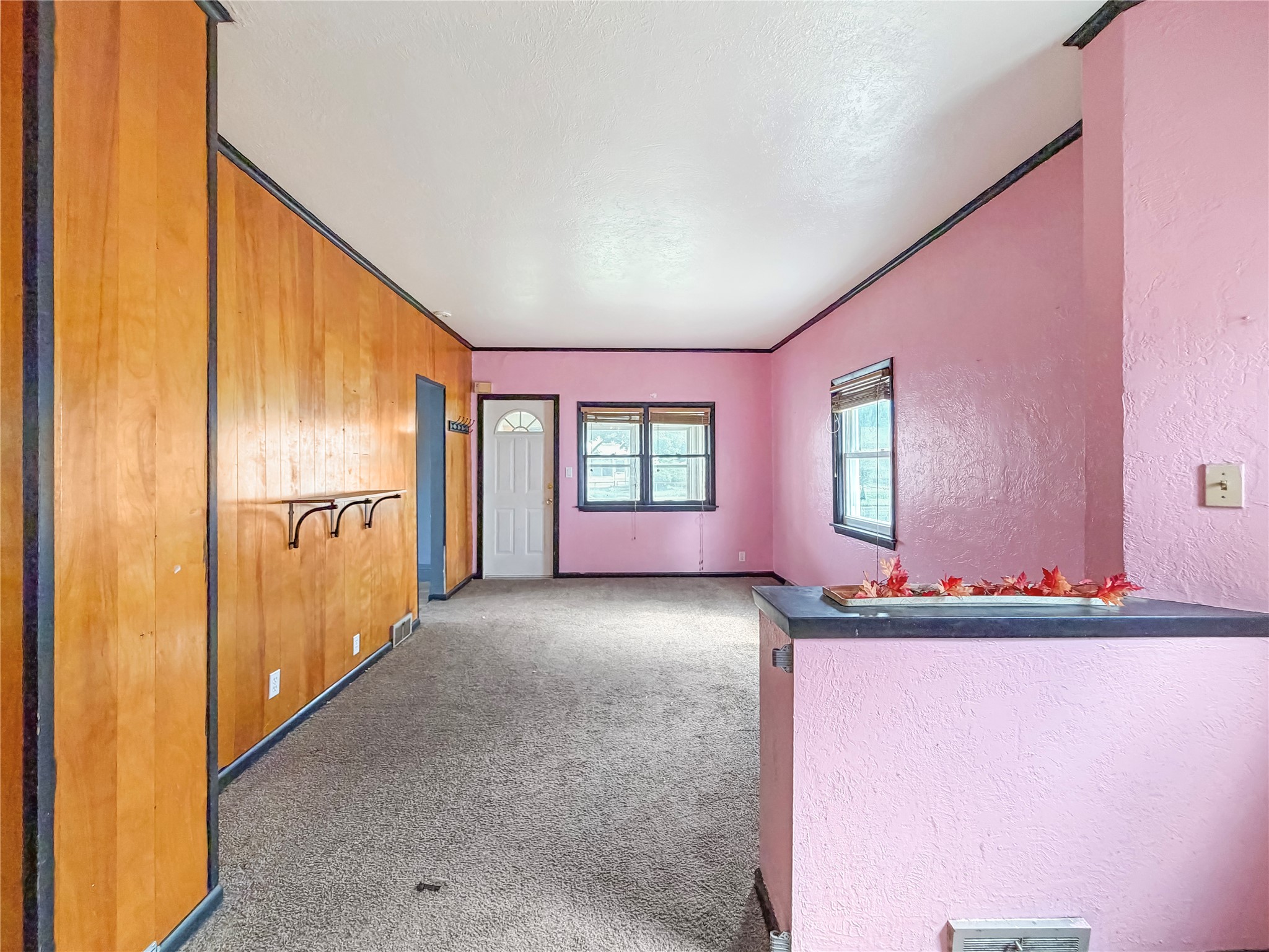 2905 E Walnut Street Property Photo 8