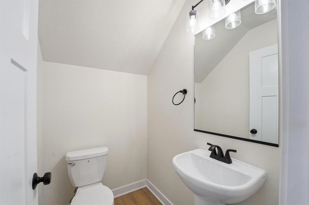 946 Elderberry Place Property Photo 17