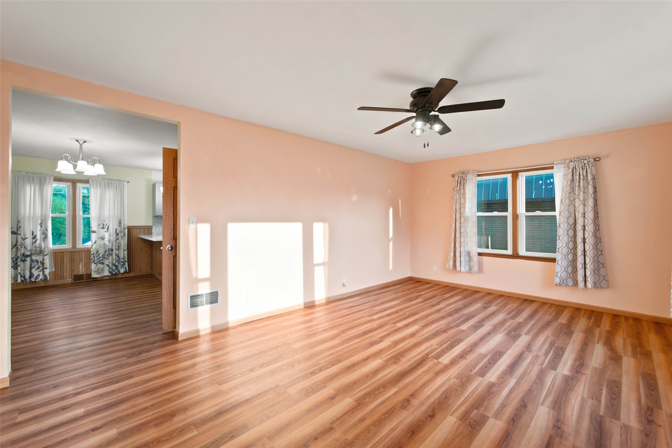 810 6th Street Property Photo 6