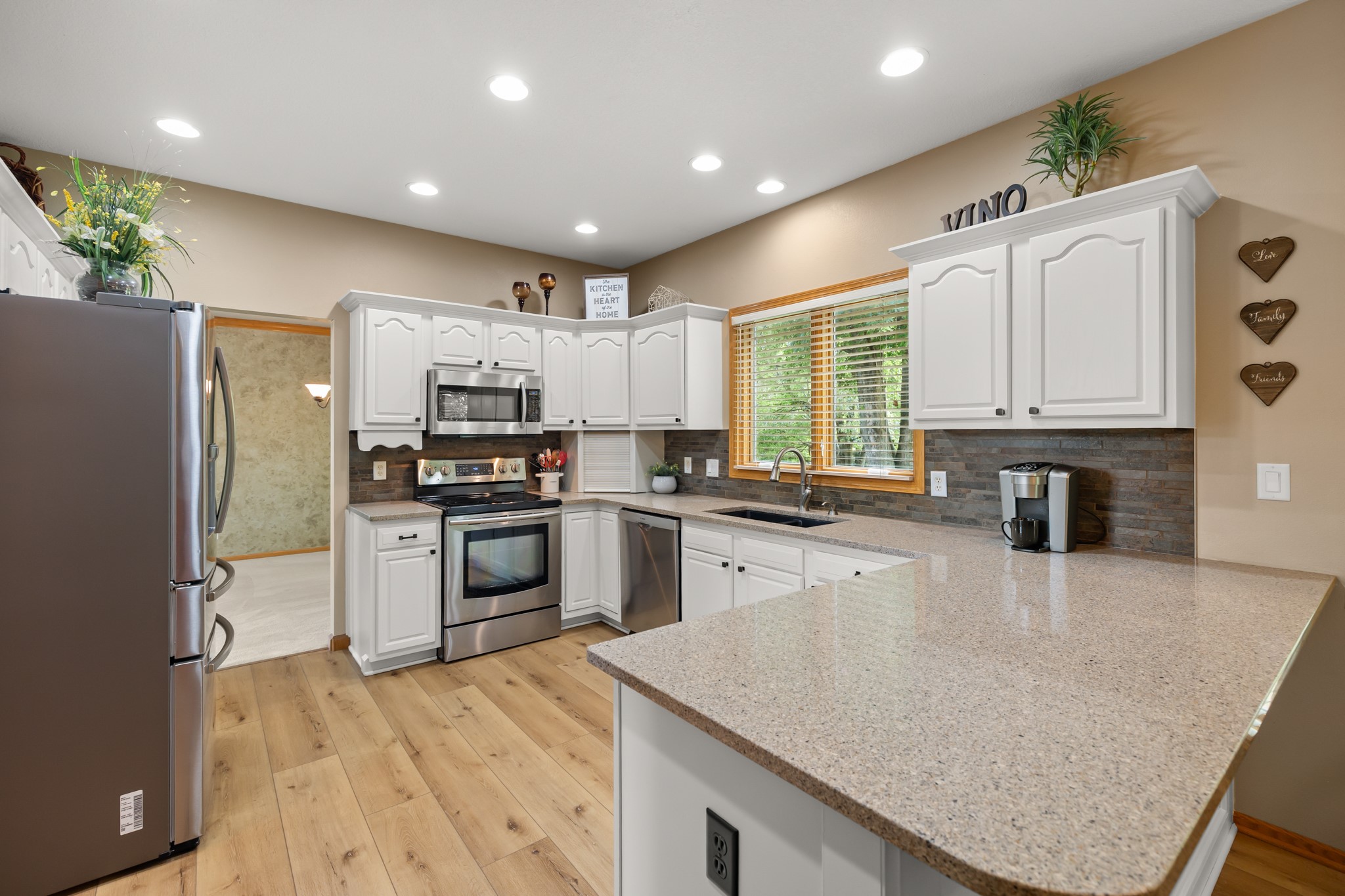 990 Se Westwoods Drive Property Photo 11