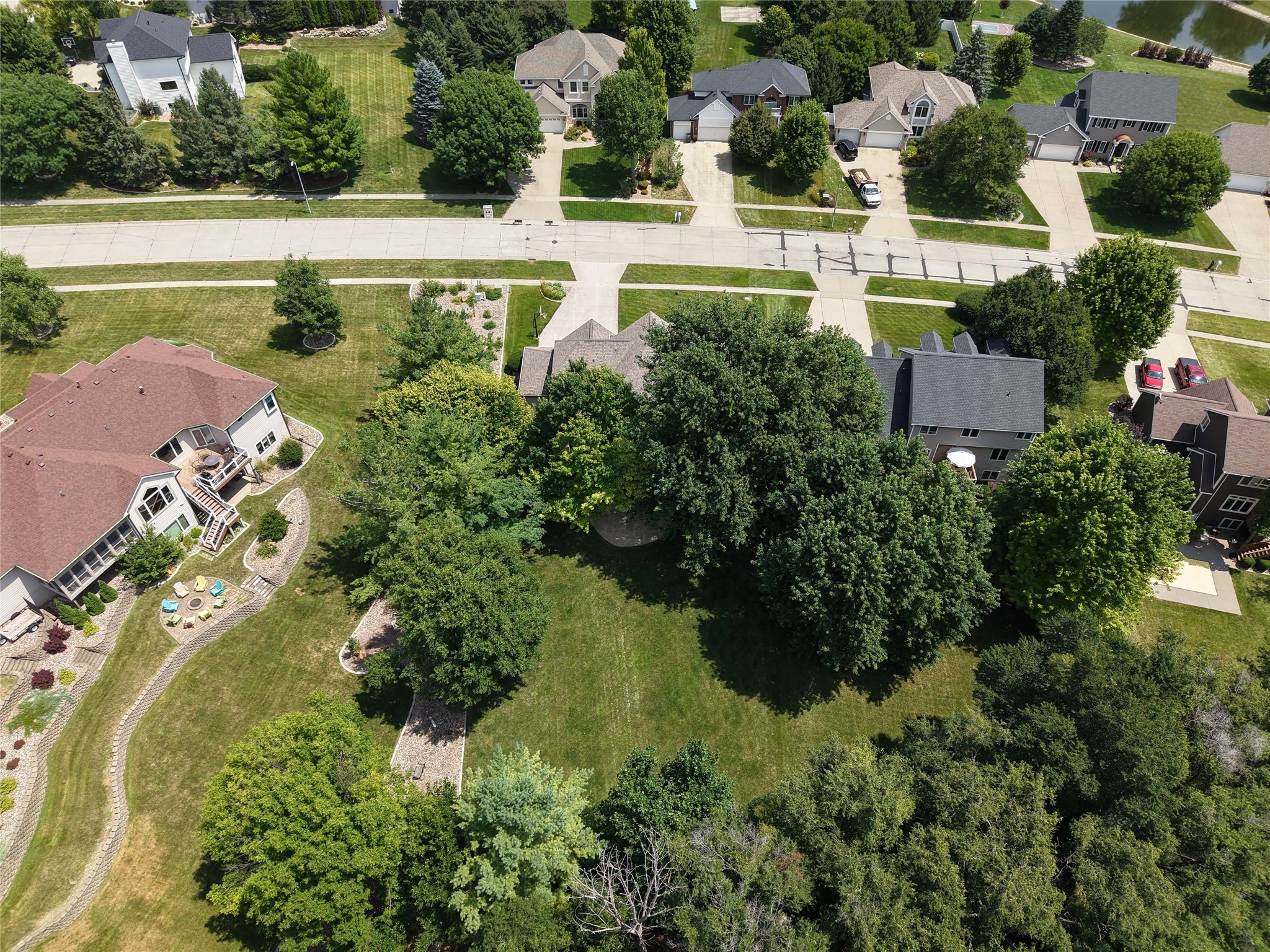 990 Se Westwoods Drive Property Photo 33