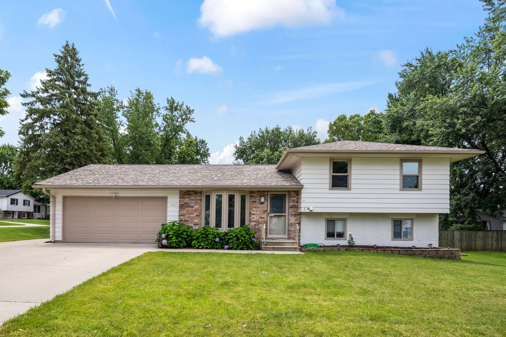 4520 Wakonda Drive Property Photo 1