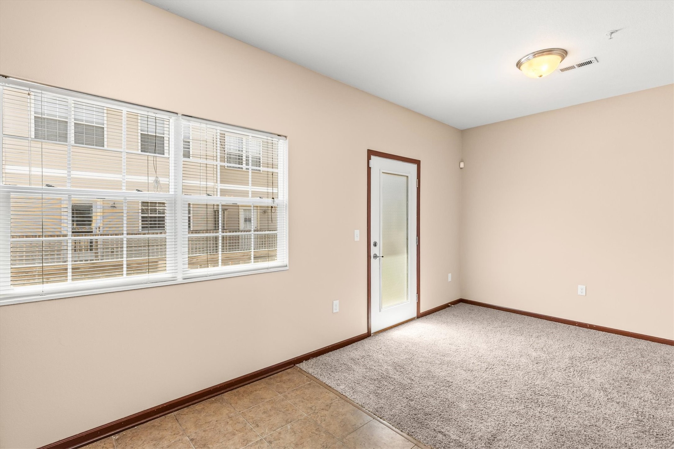1305 S G Avenue 30 Property Photo 4