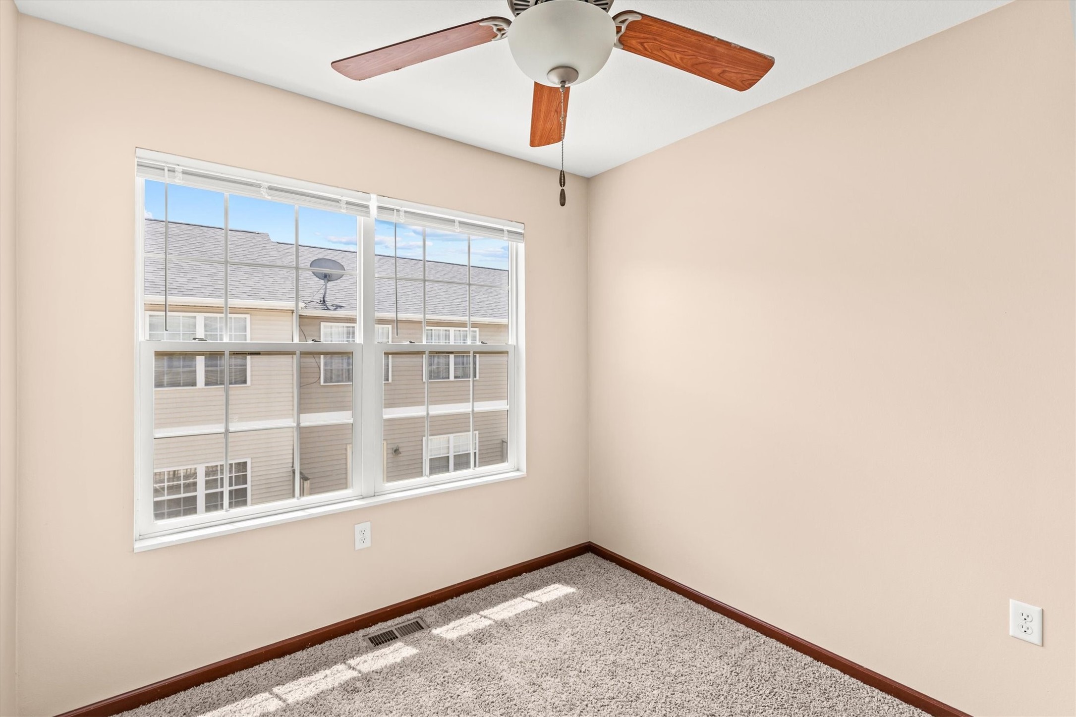 1305 S G Avenue 30 Property Photo 9