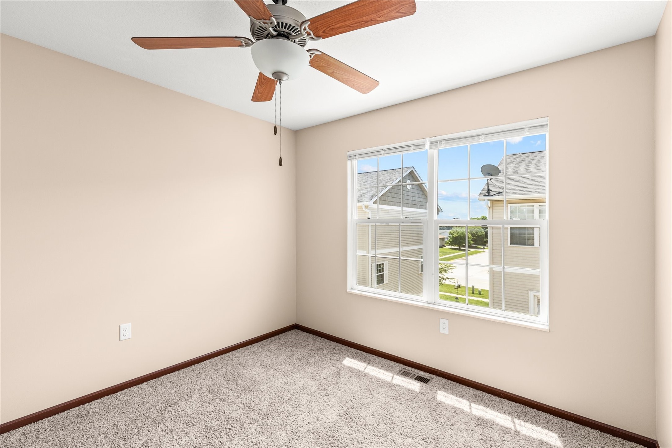 1305 S G Avenue 30 Property Photo 11