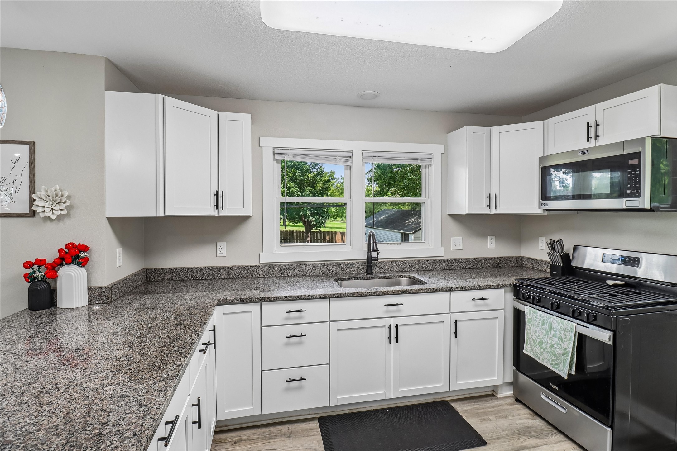 601 1st Street E Property Photo 5