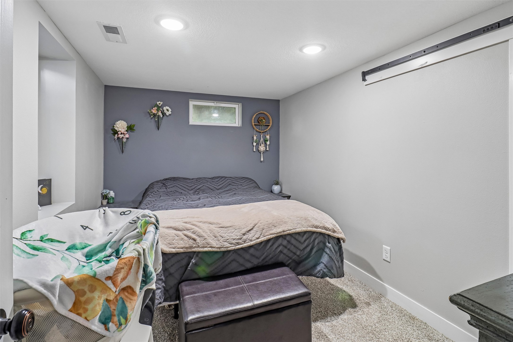601 1st Street E Property Photo 16