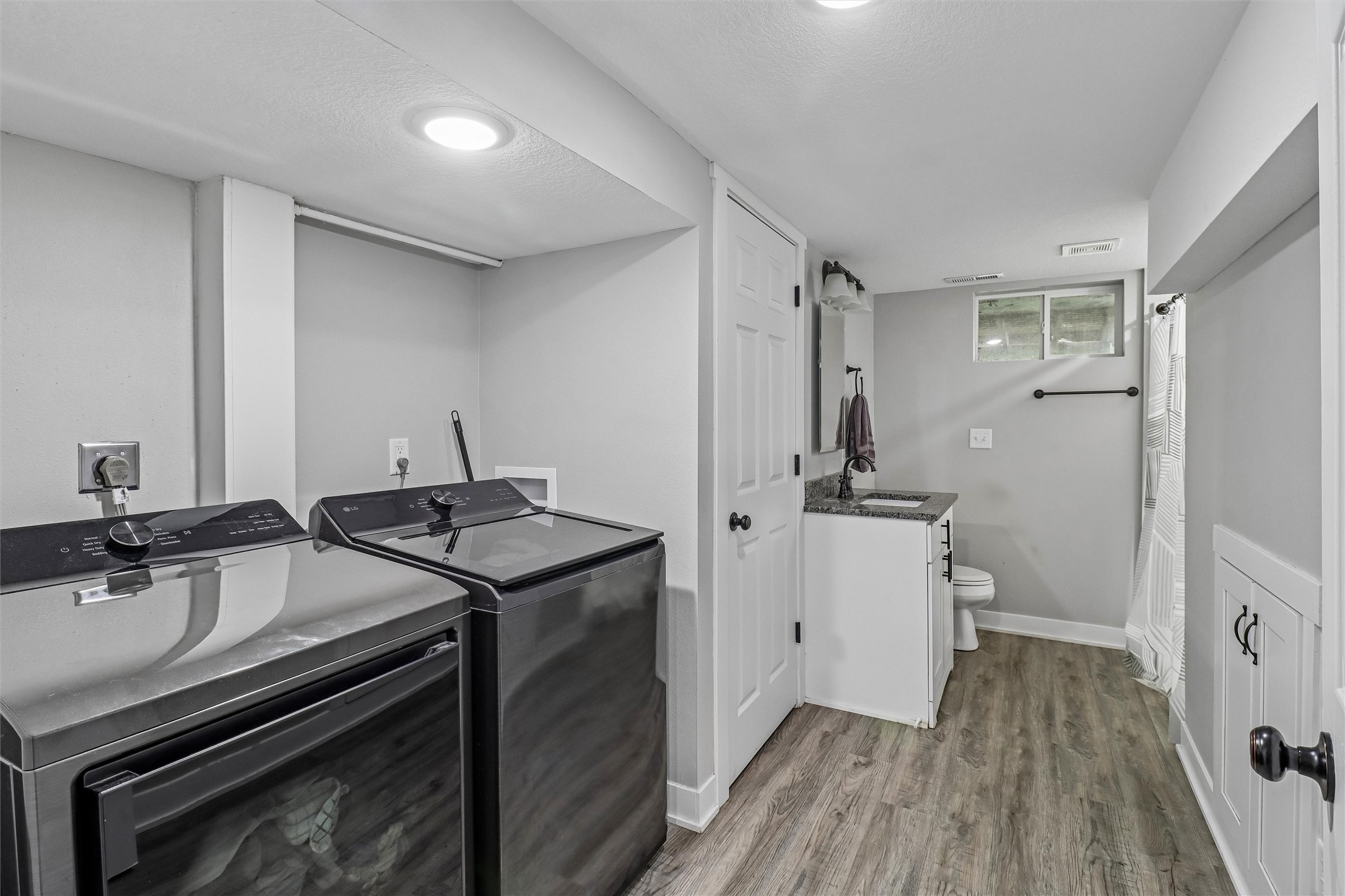 601 1st Street E Property Photo 18