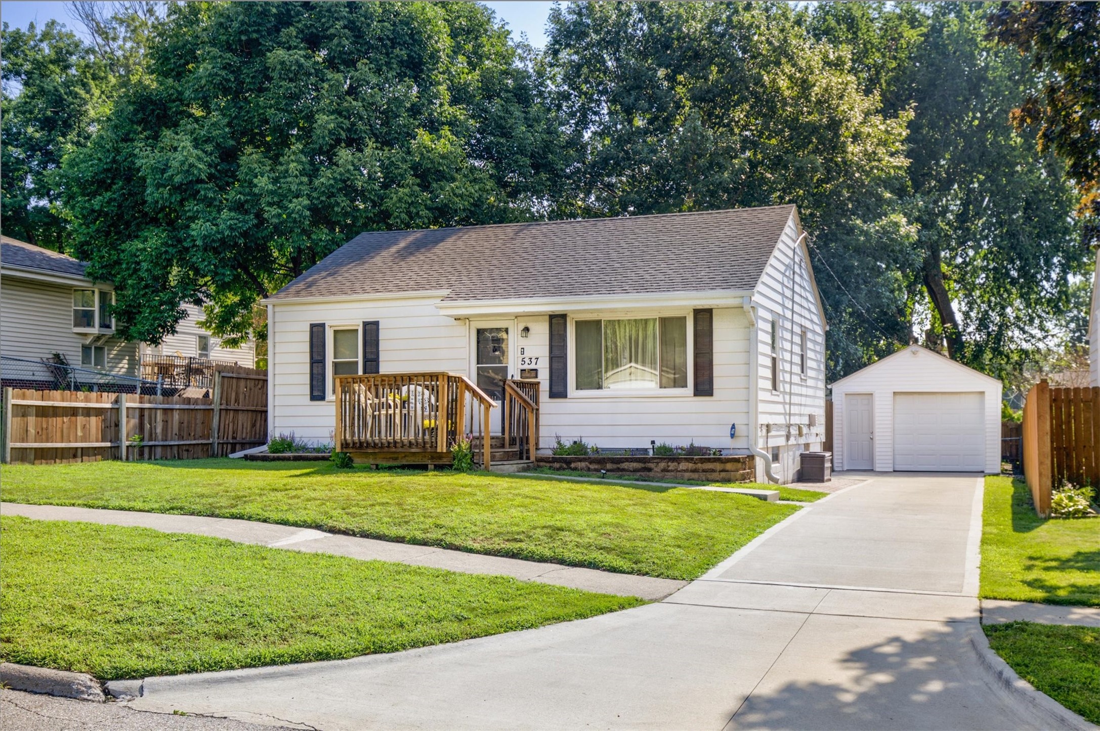 537 11th Street Property Photo 1