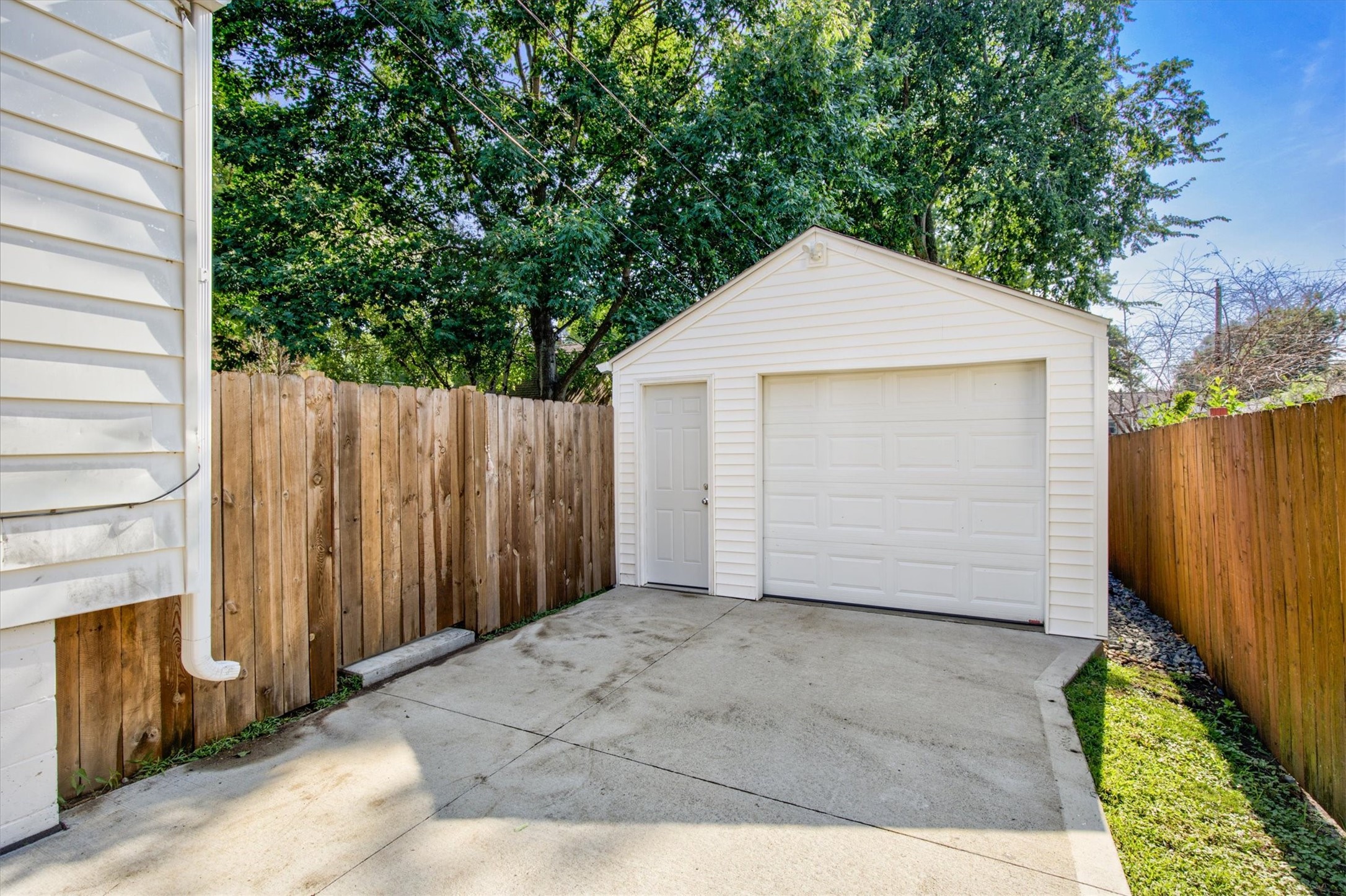 537 11th Street Property Photo 3