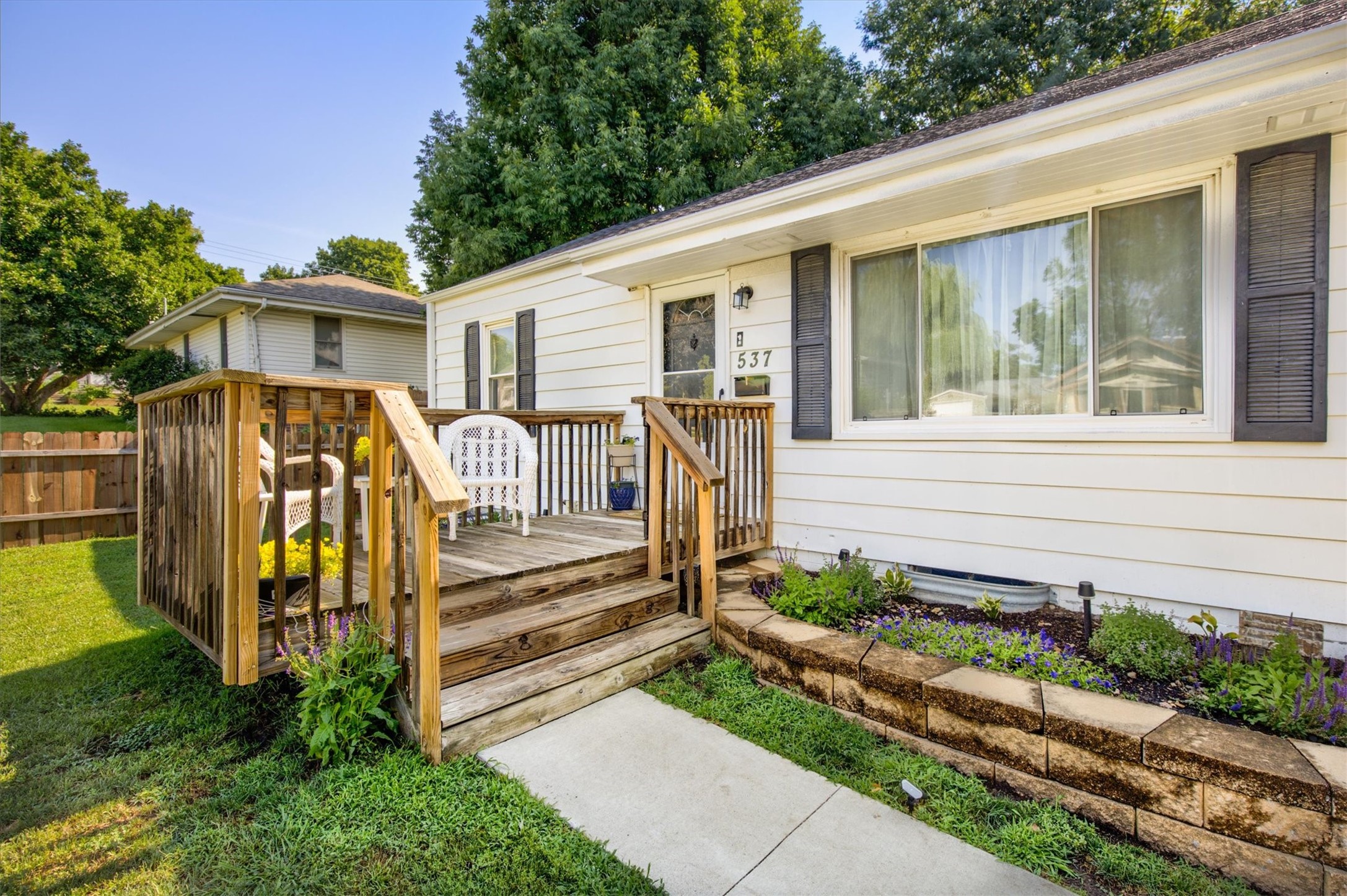 537 11th Street Property Photo 8