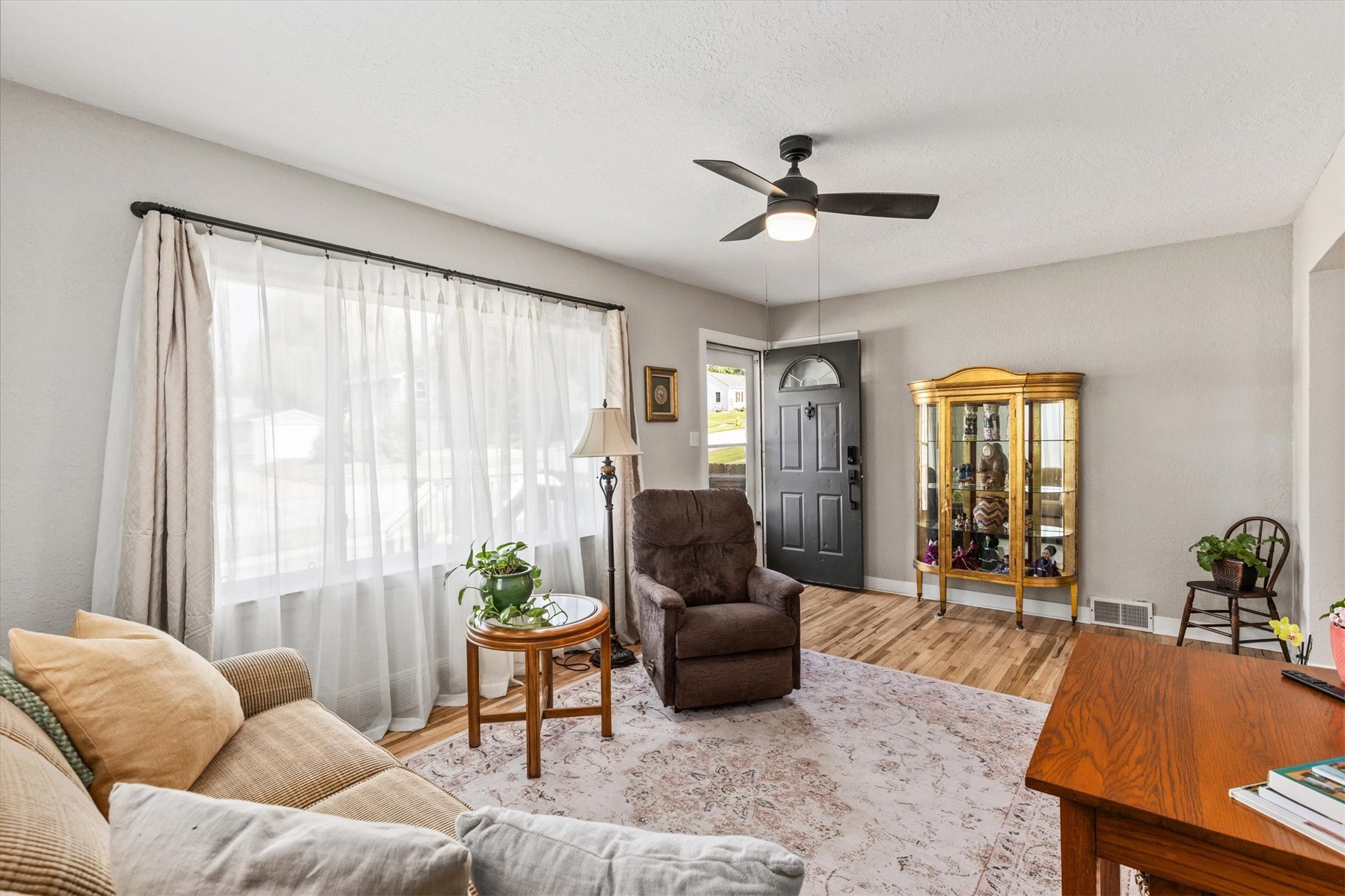 537 11th Street Property Photo 12