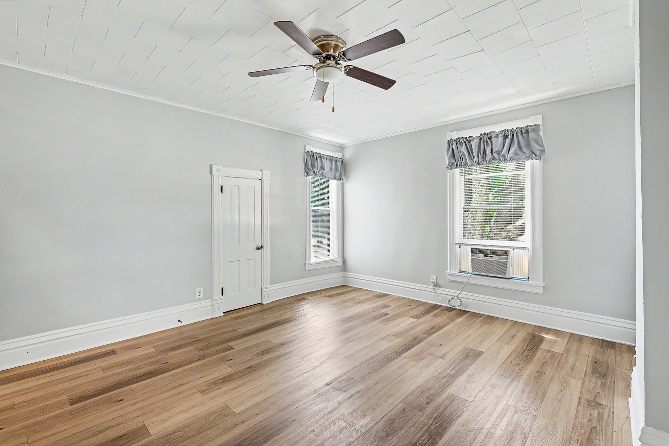 601 E Robinson Street Property Photo 27