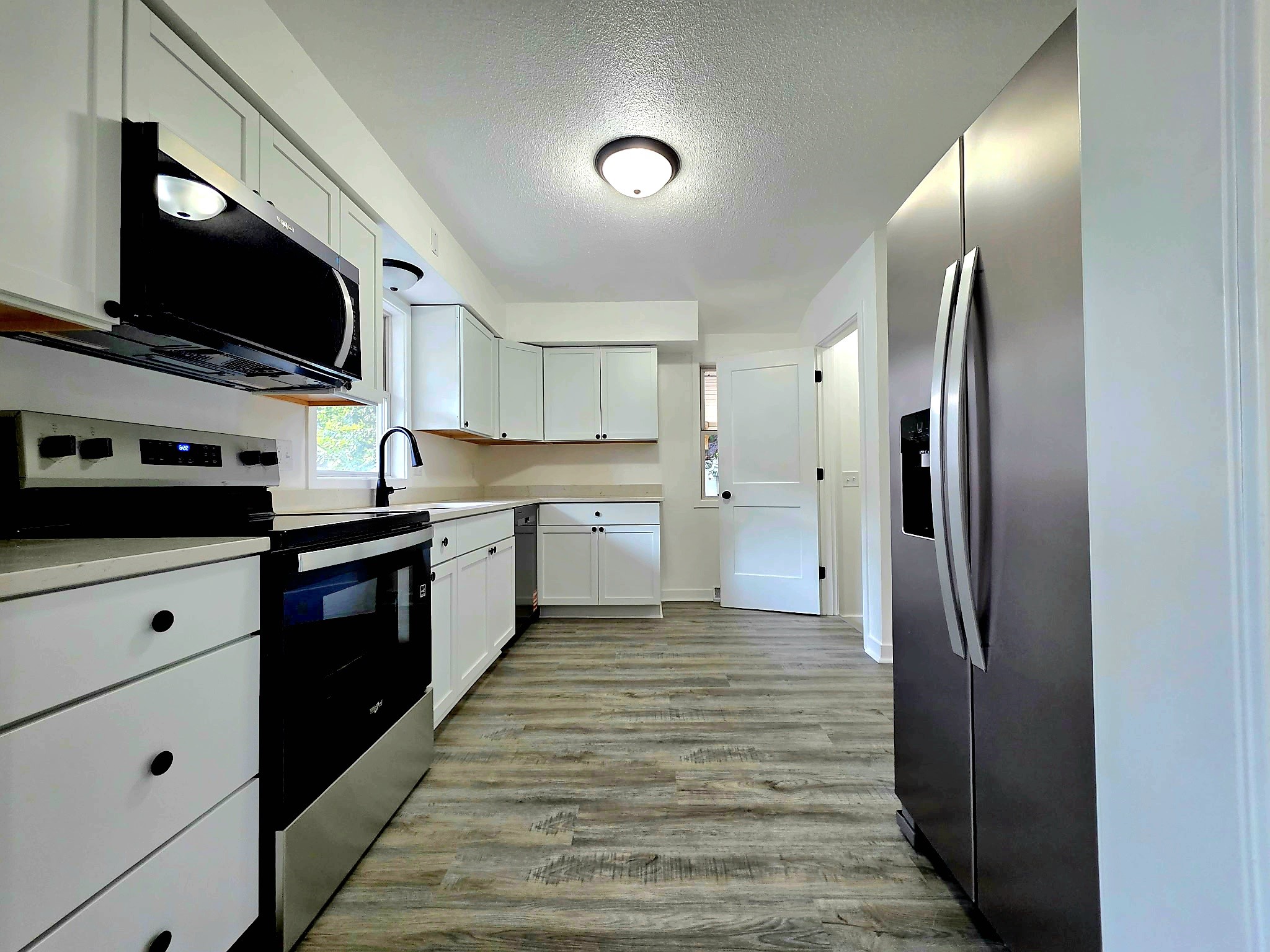 2228 Lyon Street Property Photo 4