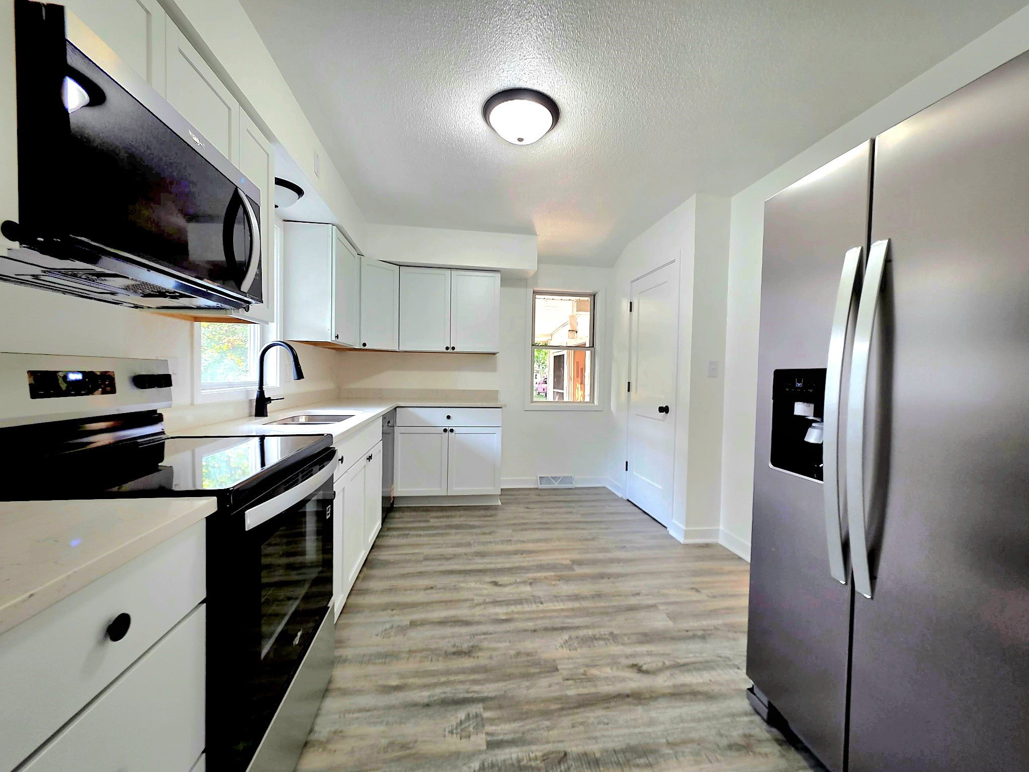 2228 Lyon Street Property Photo 6