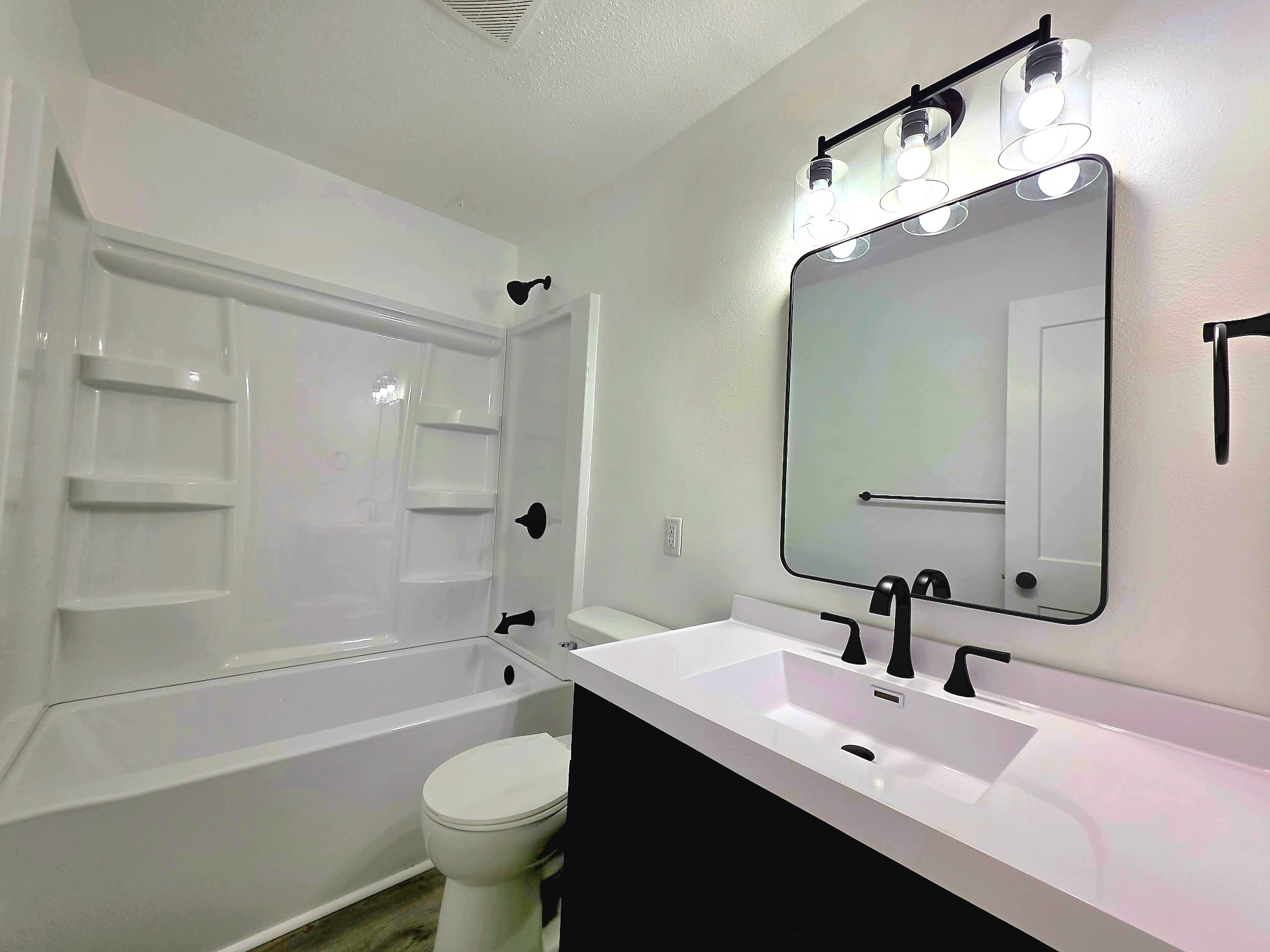 2228 Lyon Street Property Photo 14